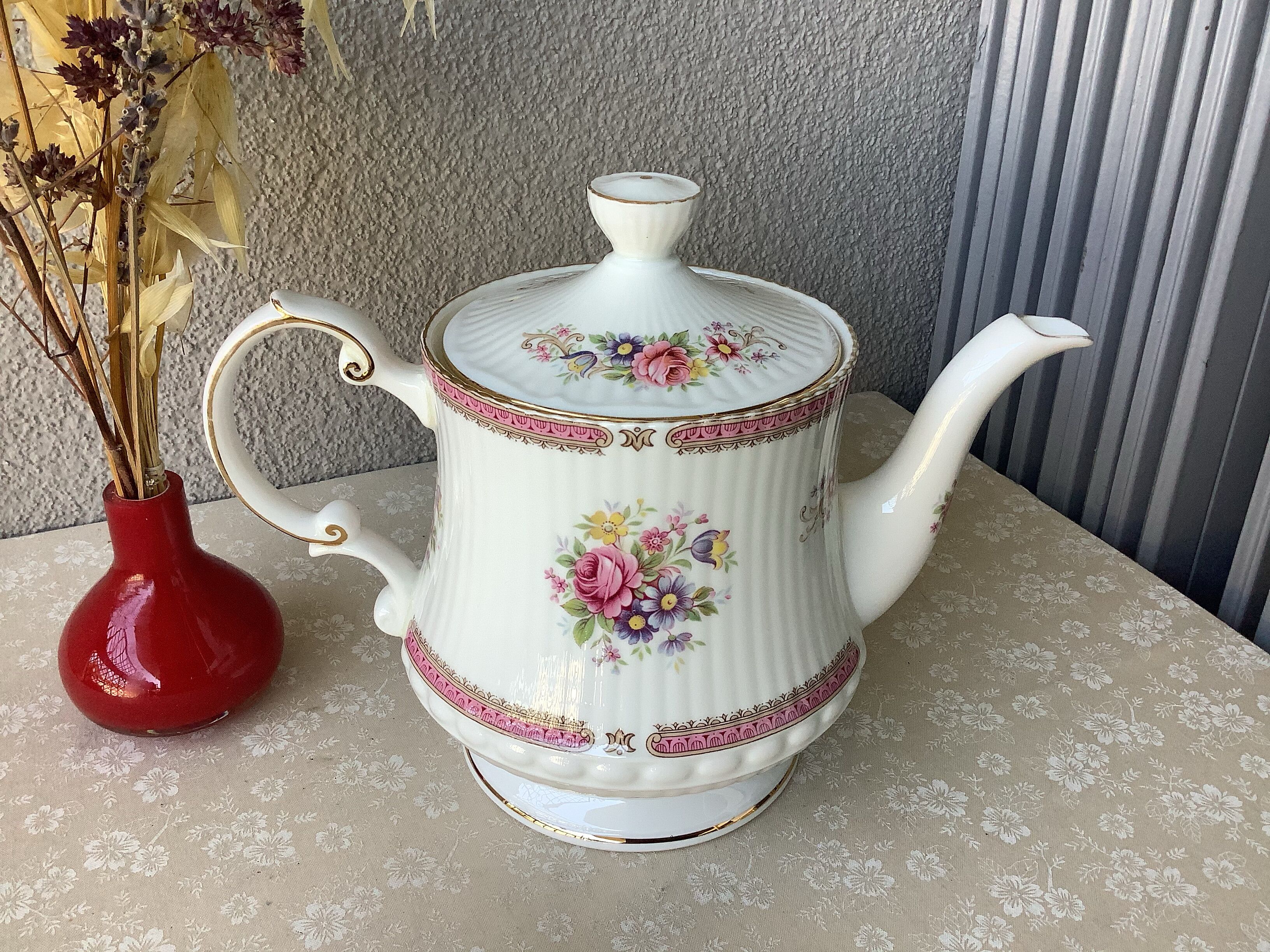 Queen's Rosina Richmond Teapot