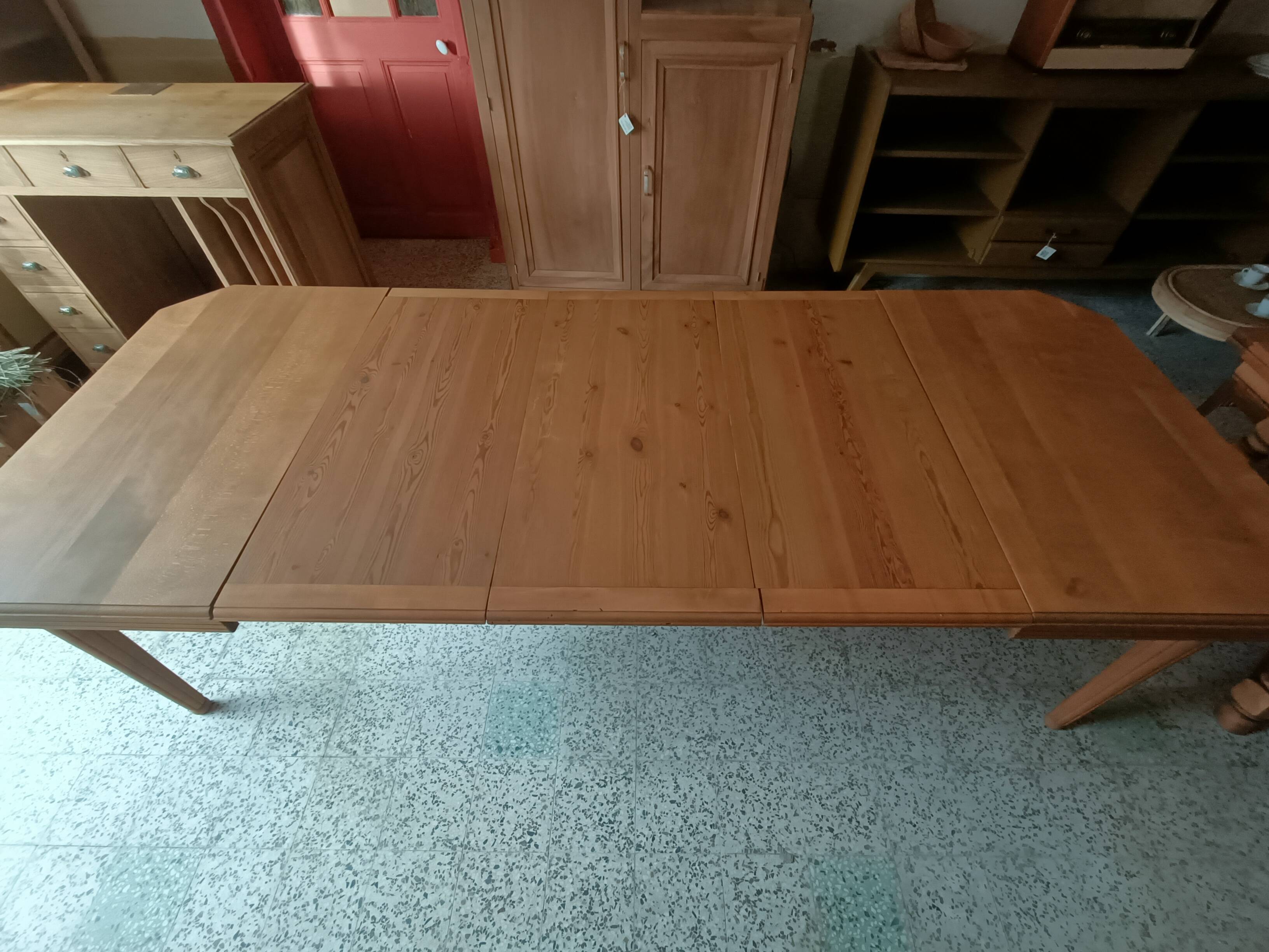 Renovated Art Deco table with 3 extensions.