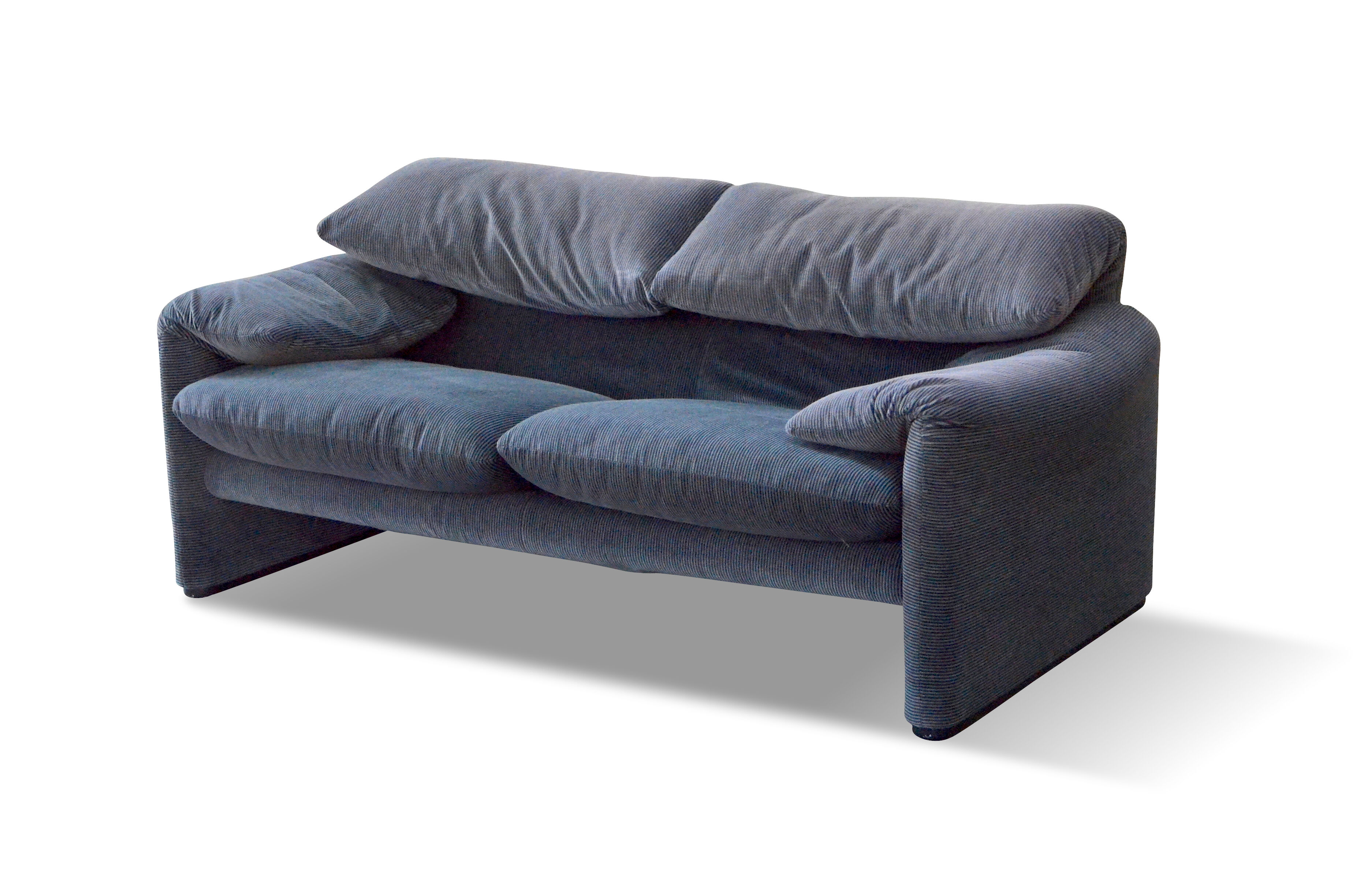 Sofa "Maralunga" by Vico Magistretti edition Cassina velvet bicolor