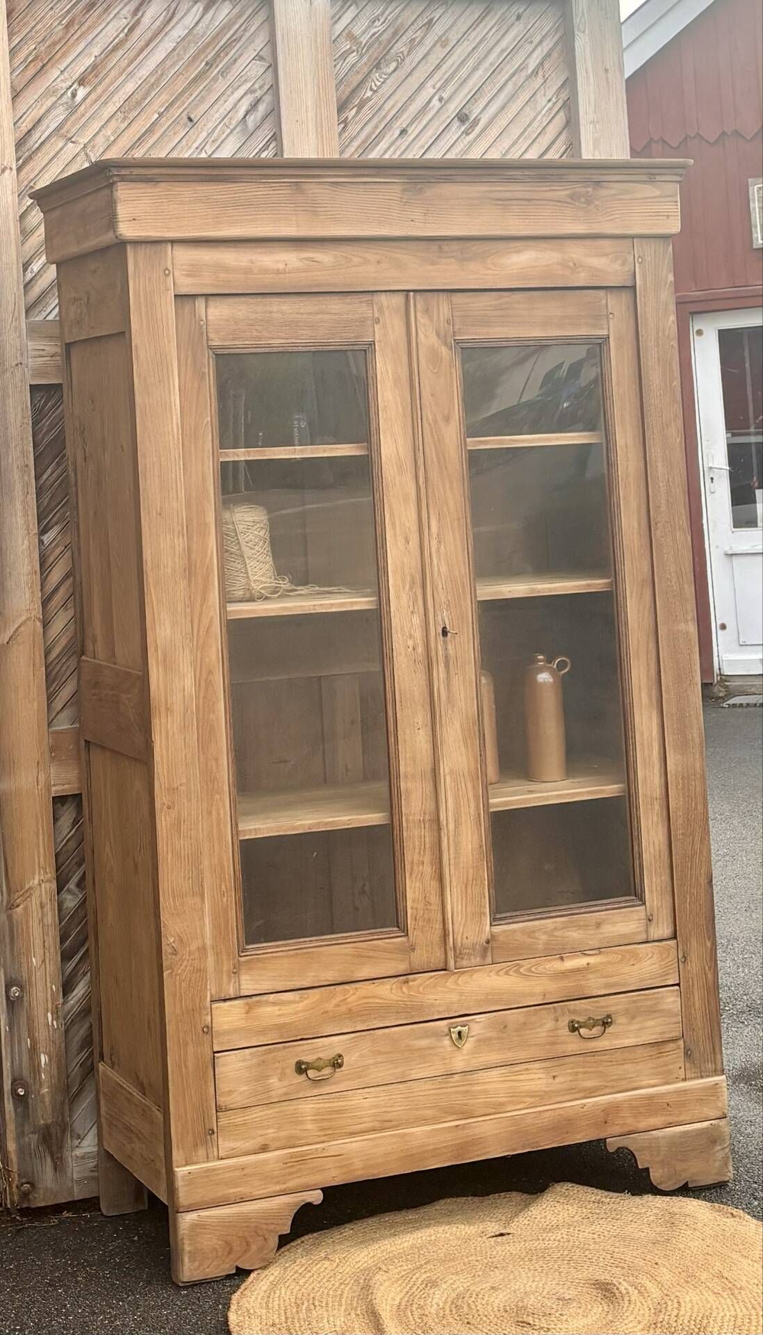 Armoire ancienne en chêne massif brut : vaisselier bibliothèque