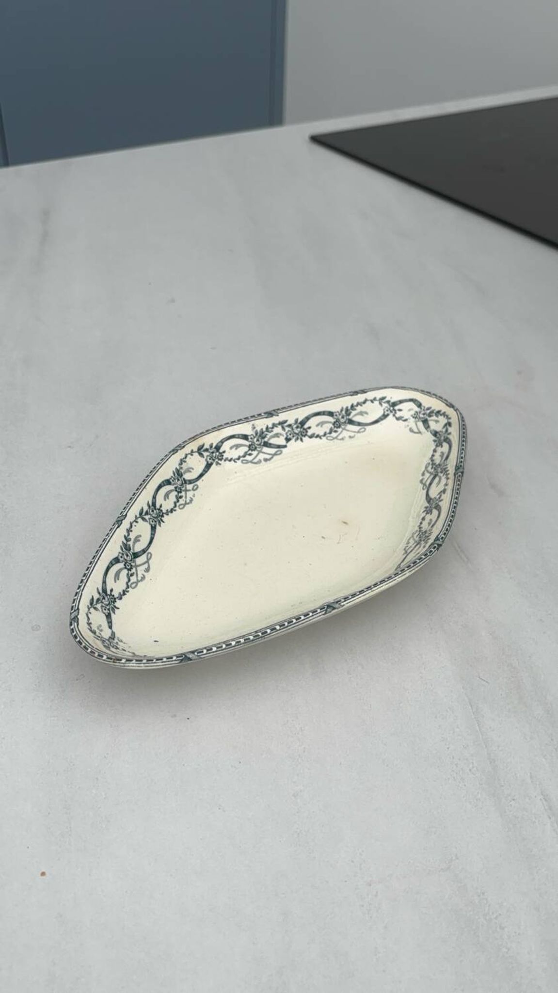 Ravier ancien en terre de fer – Salins Récamier – plat faïence français
