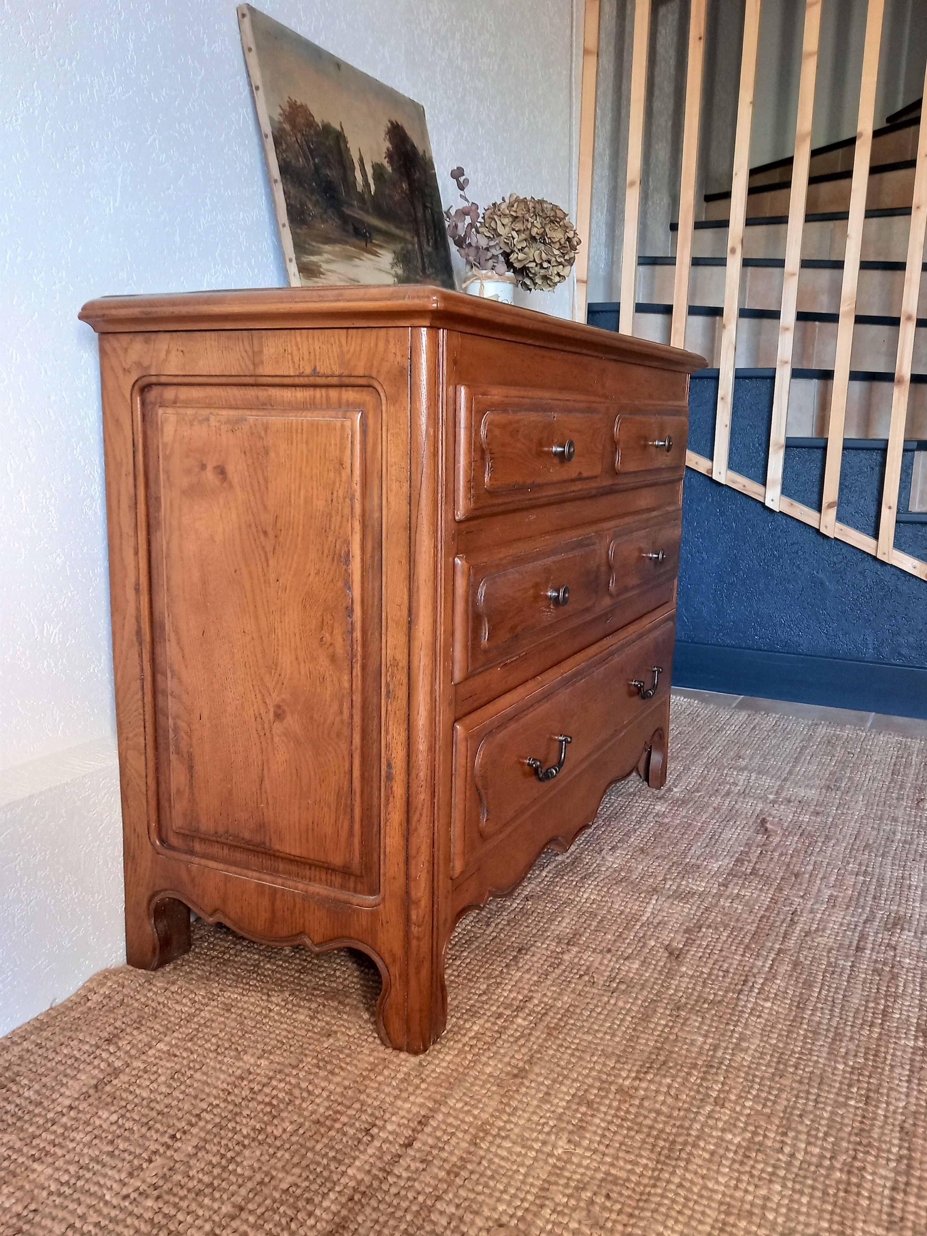 Chest of drawers