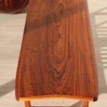 Table basse vintage Everest en noyer – style « planche de surf » (années 60)