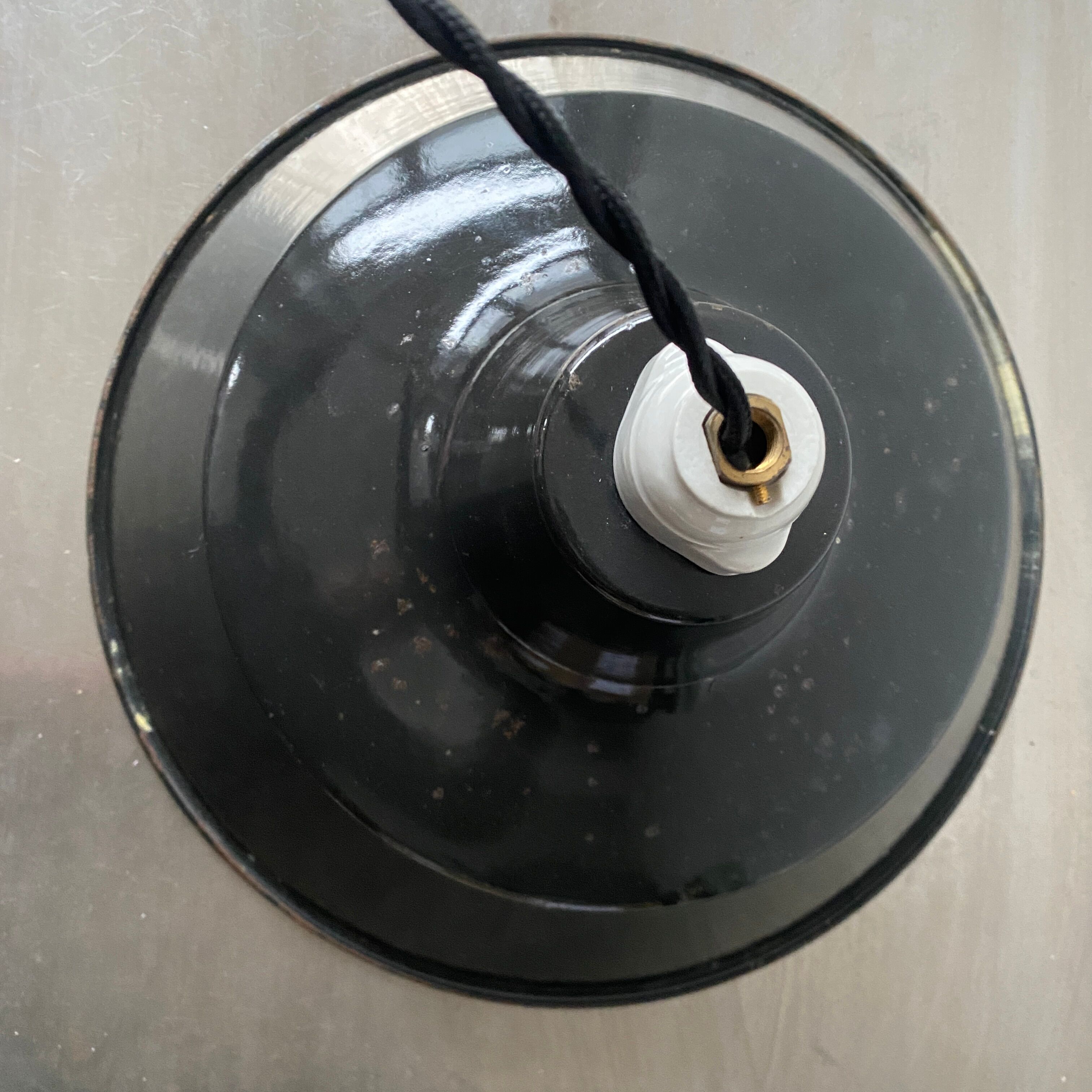 Lot 2 old industrial enamelled suspensions 30 cm