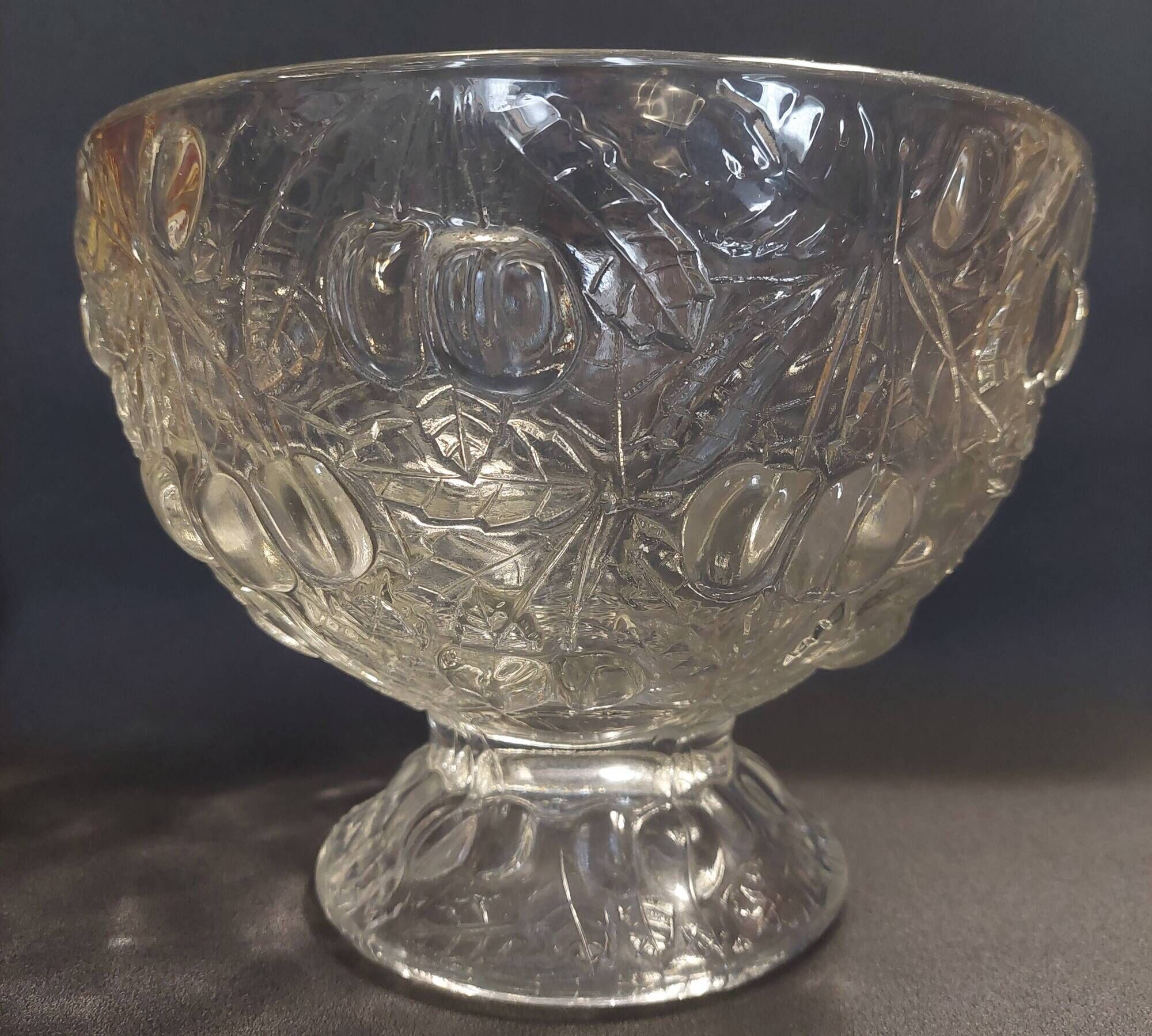 Grande coupe à fruits en verre moulé vintage