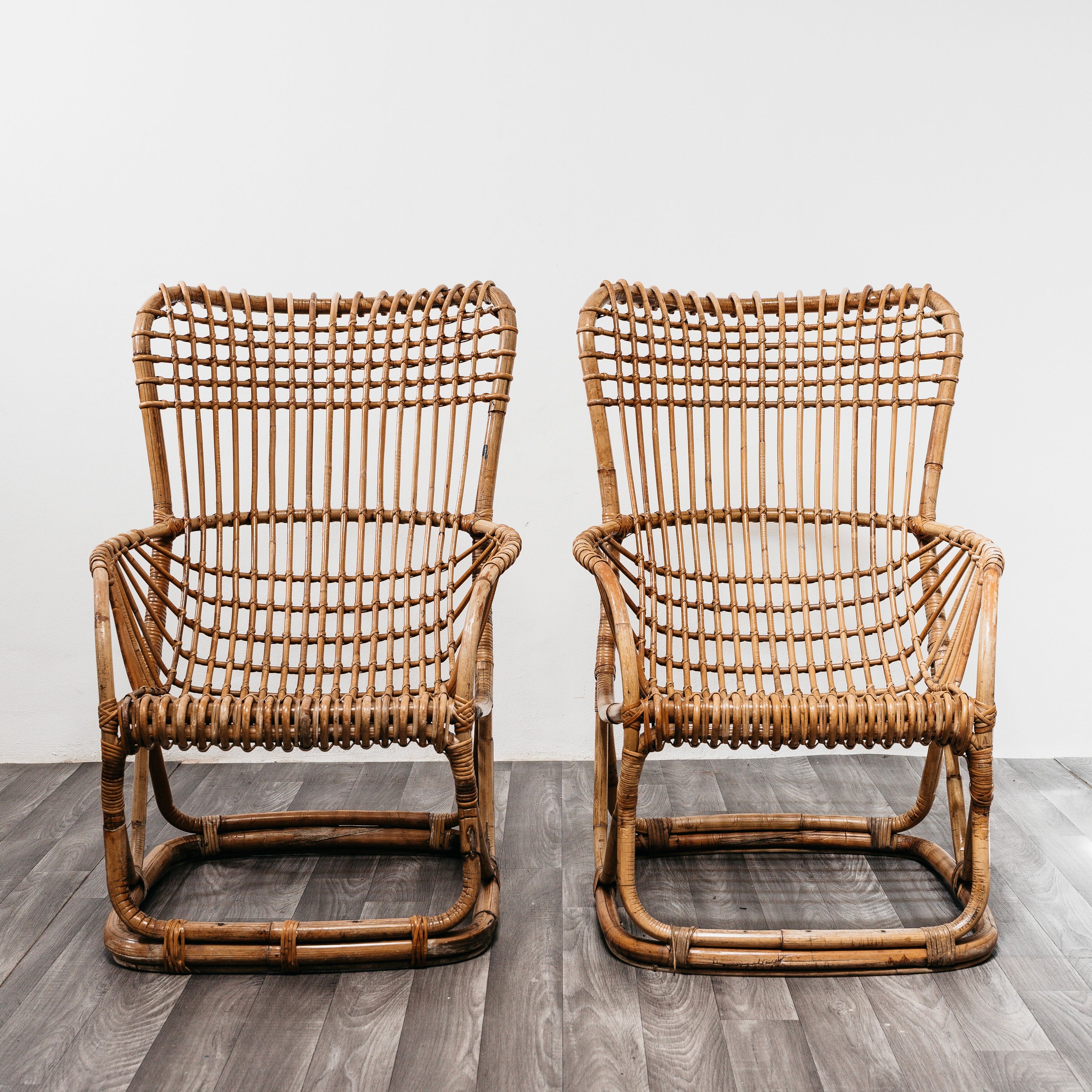 Paire de fauteuils B4 de Tito Agnoli,  Bonacina