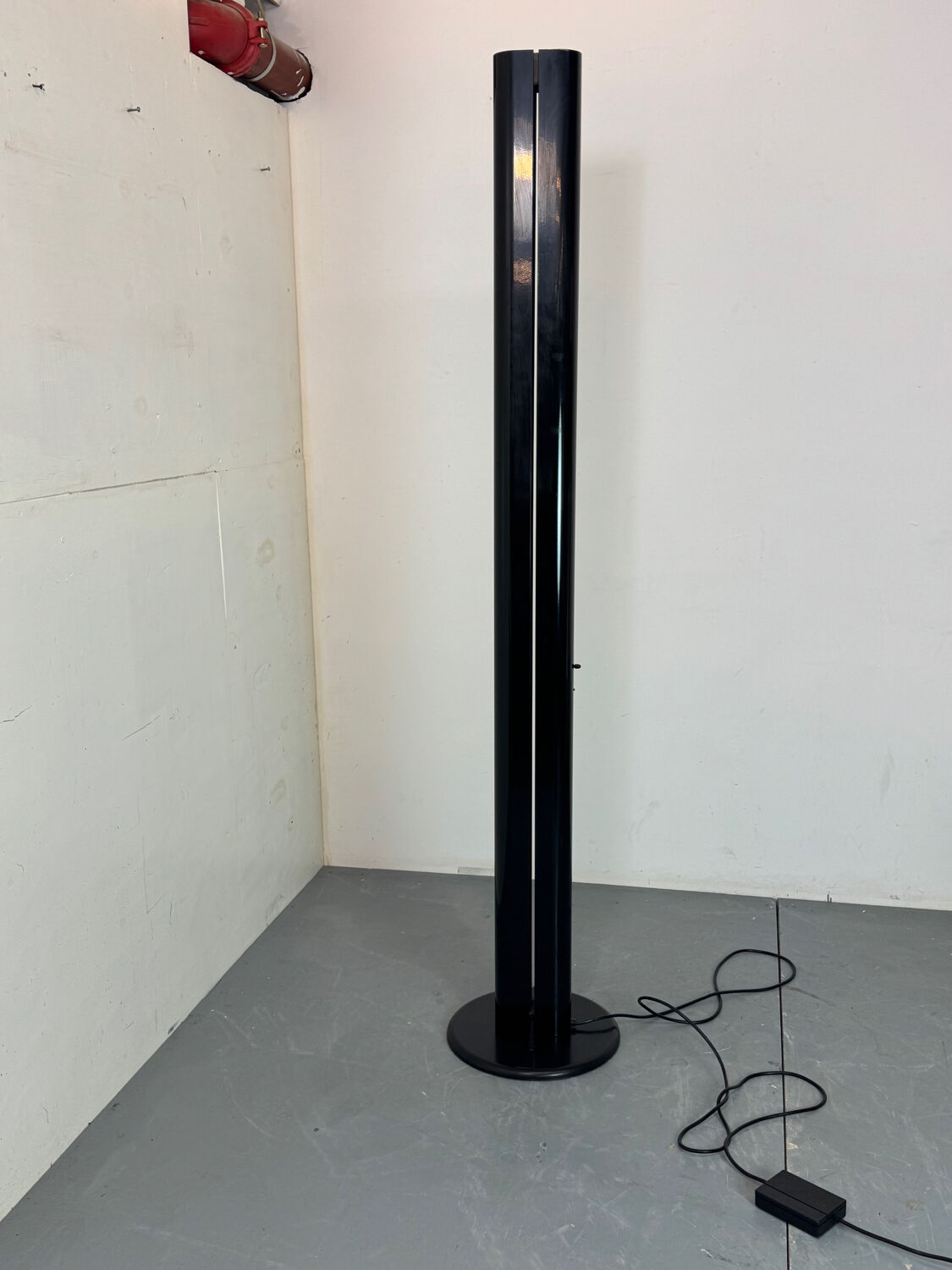 Italian iconic black Artemide Megaron uplighter floor lamp 1980s