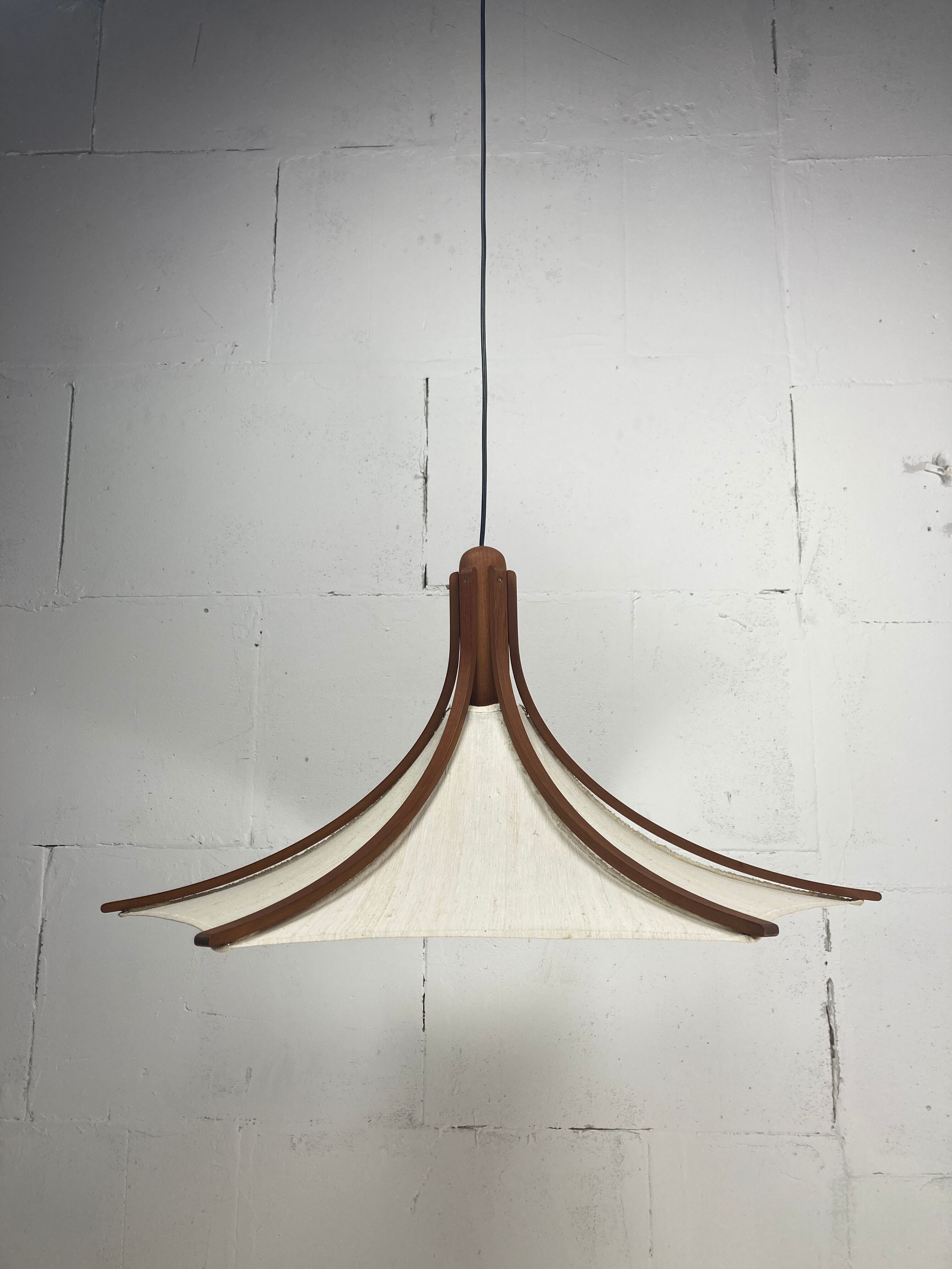 Suspension en teck et lin par Domus, années 1970