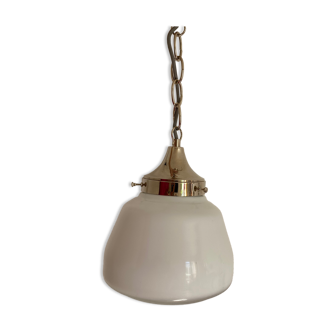 Opaline suspension