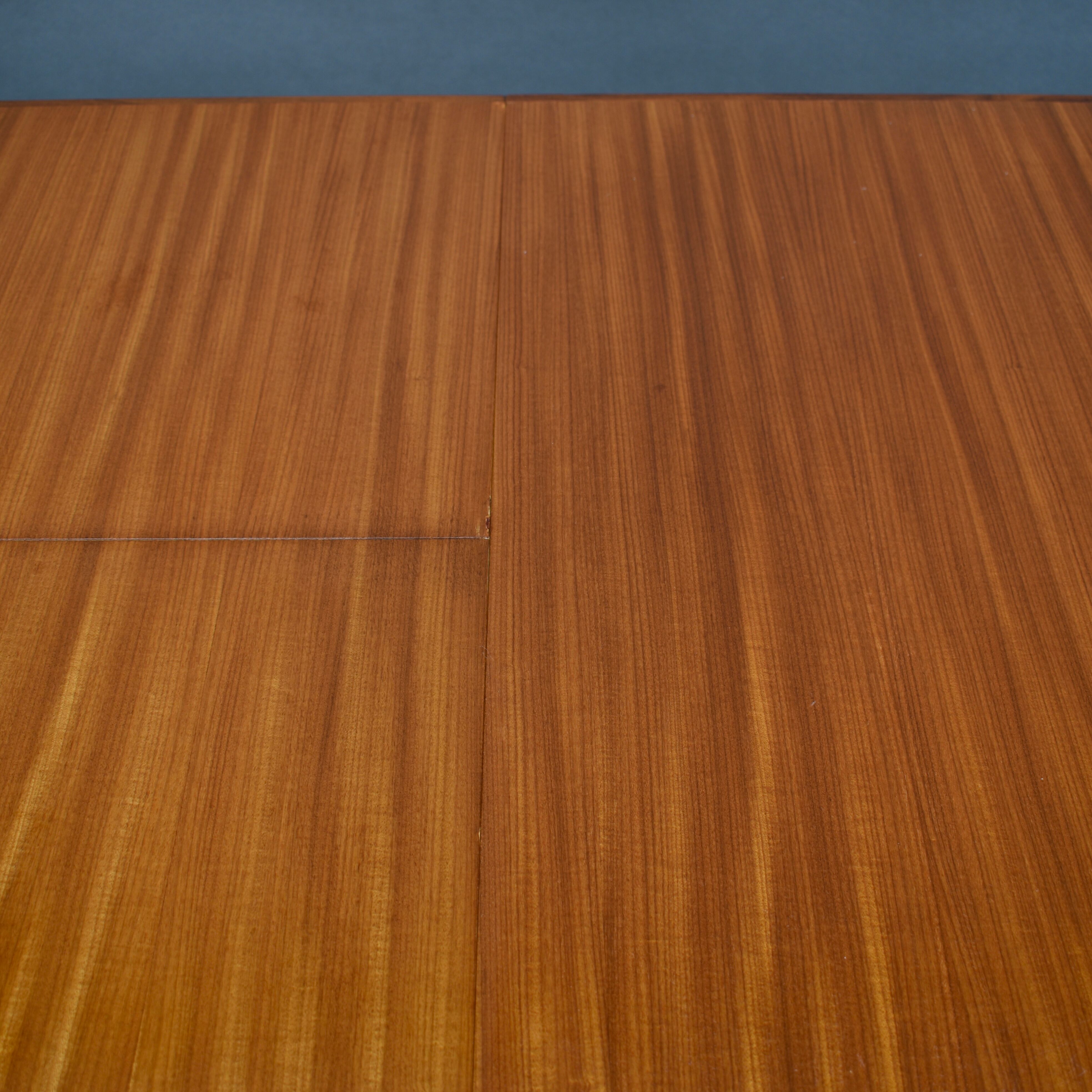 Vintage extendable diningtable in teak, 1960