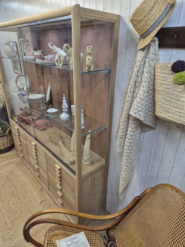 Ancienne vitrine de commerce