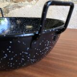 Enamel dish with handles