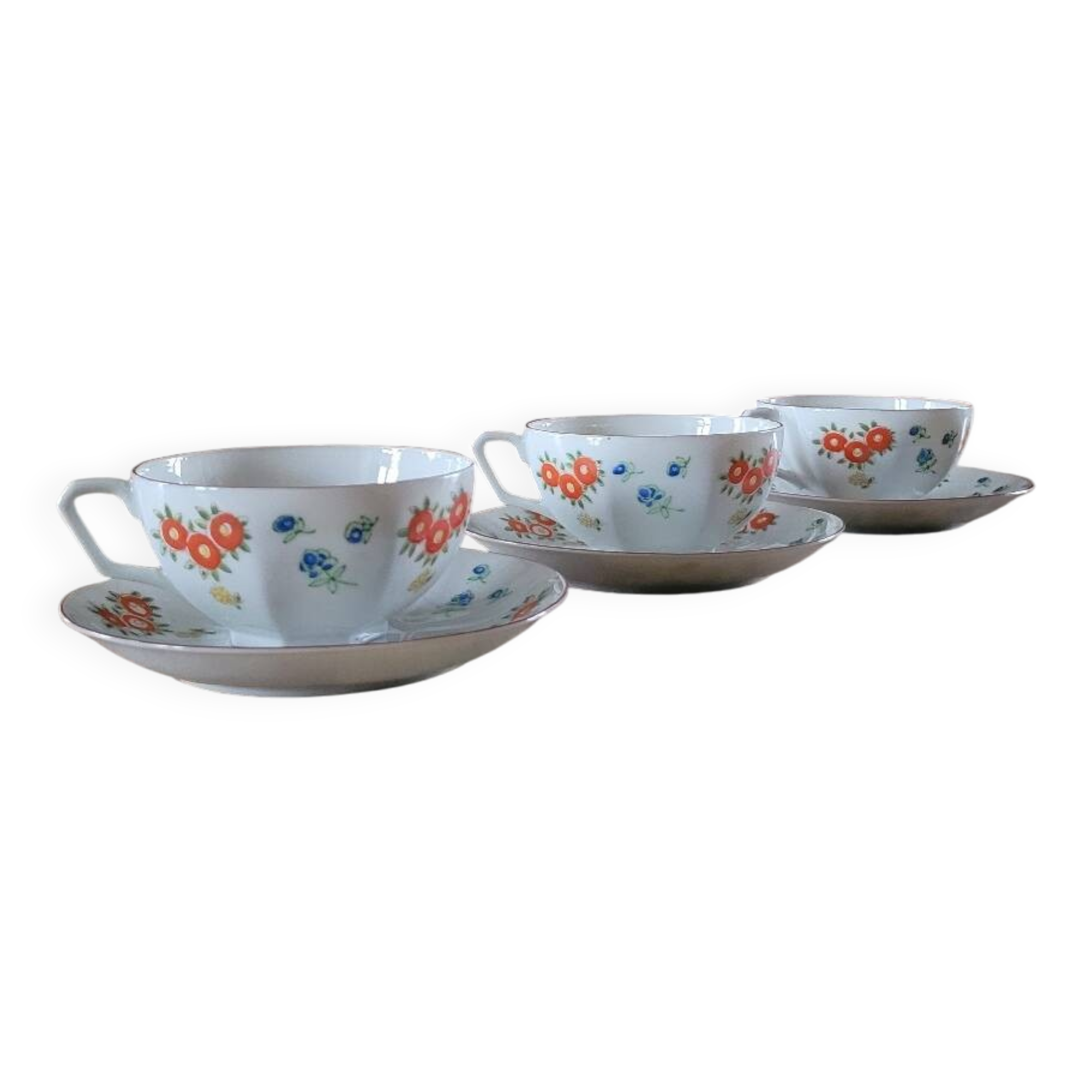 3 cups and saucers in fine porcelain