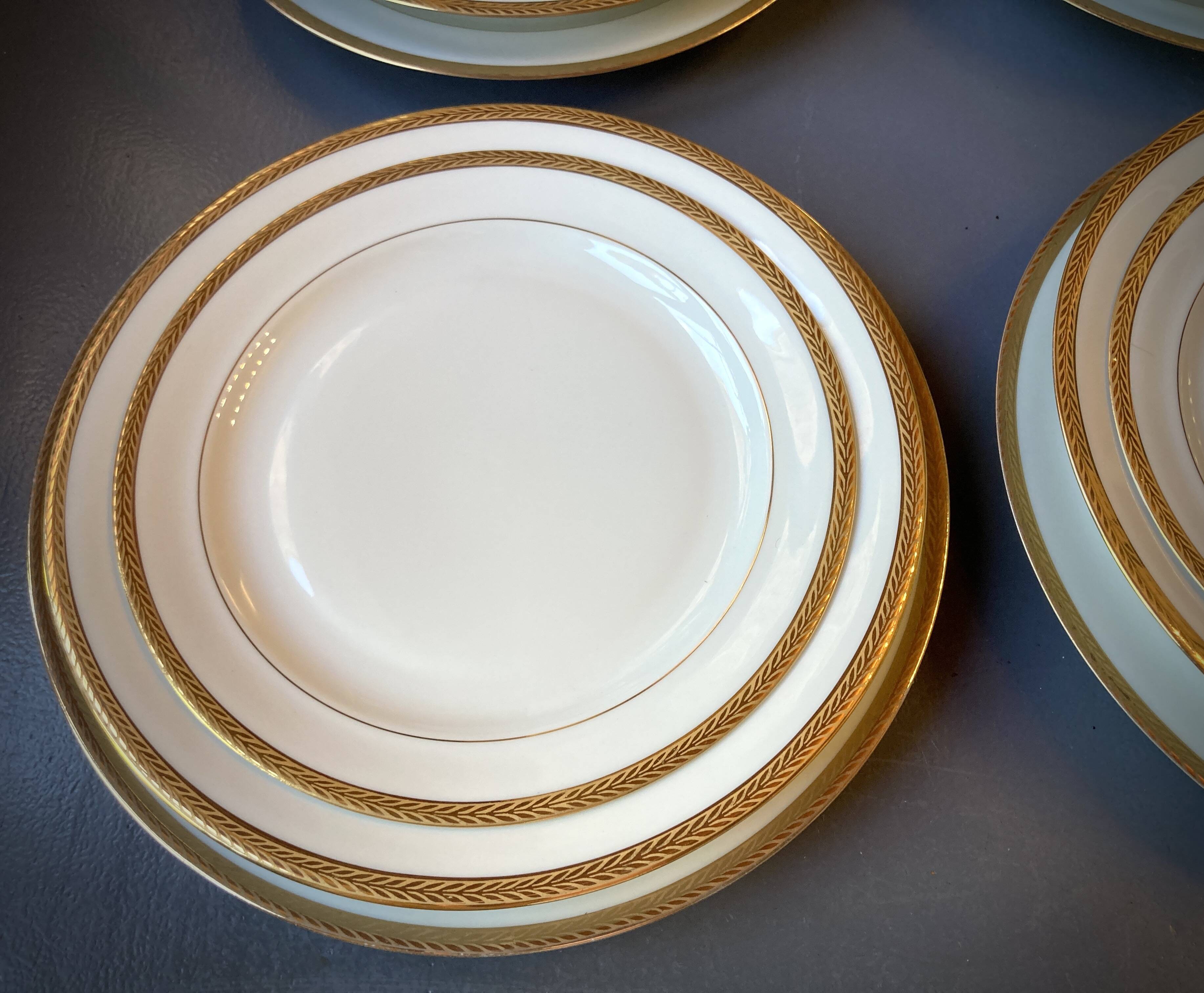 Limoges Porcelain Maison Ternet 12 pieces