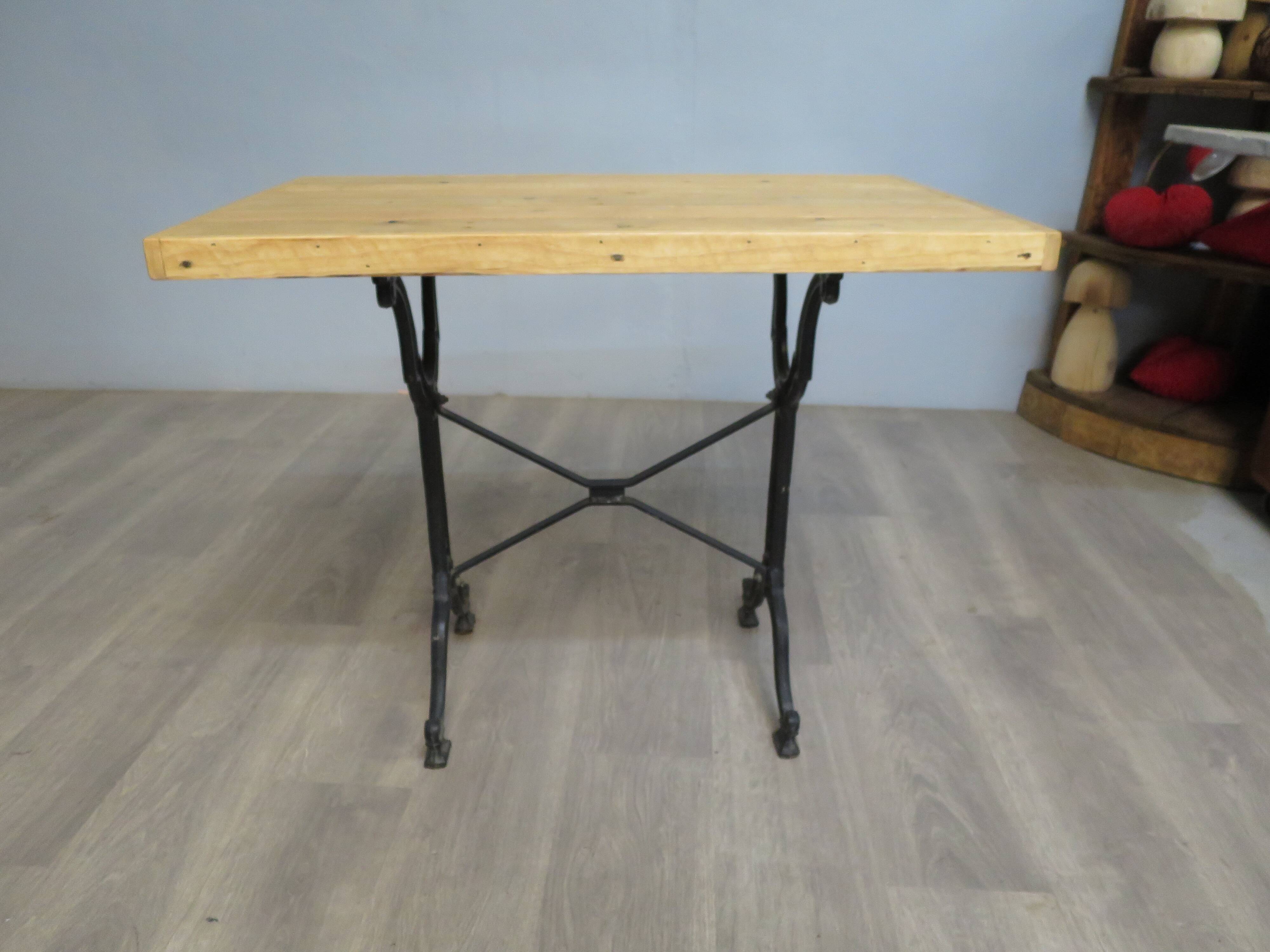 table bistrot piétement métal plateau rustique