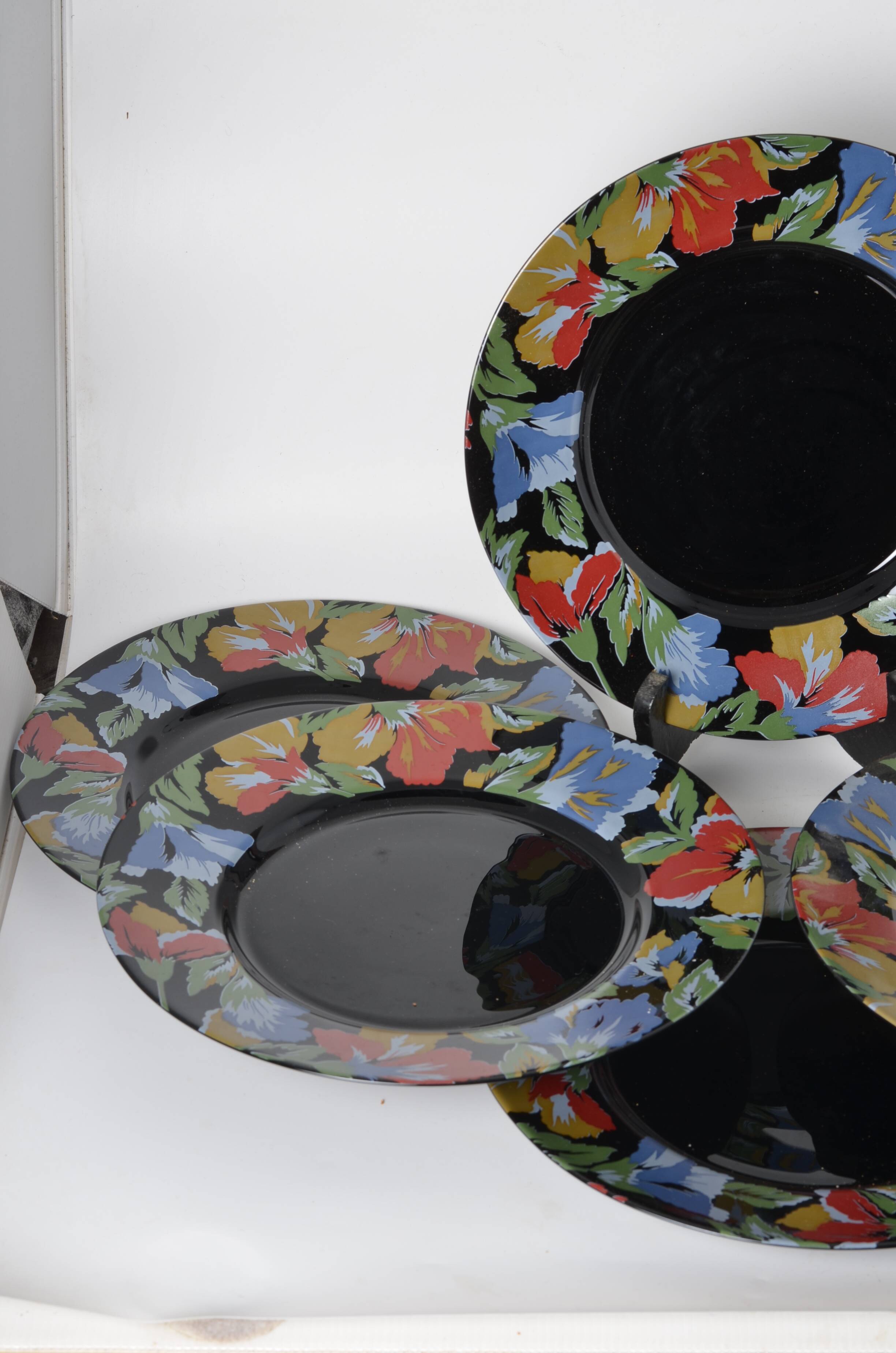 Arcoroc black dinner plates