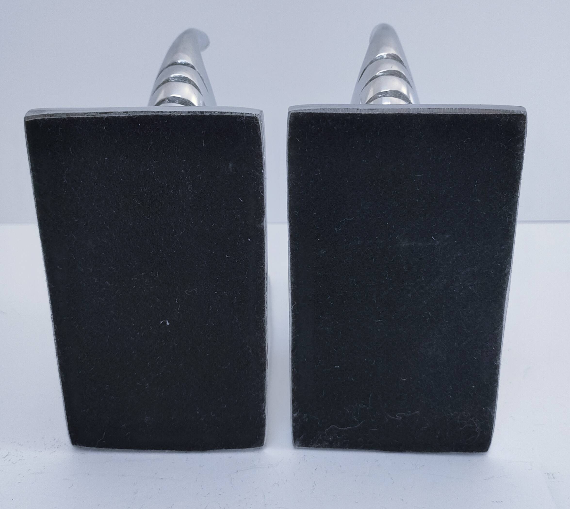 pair of stylised elephant bookends made of aluminium