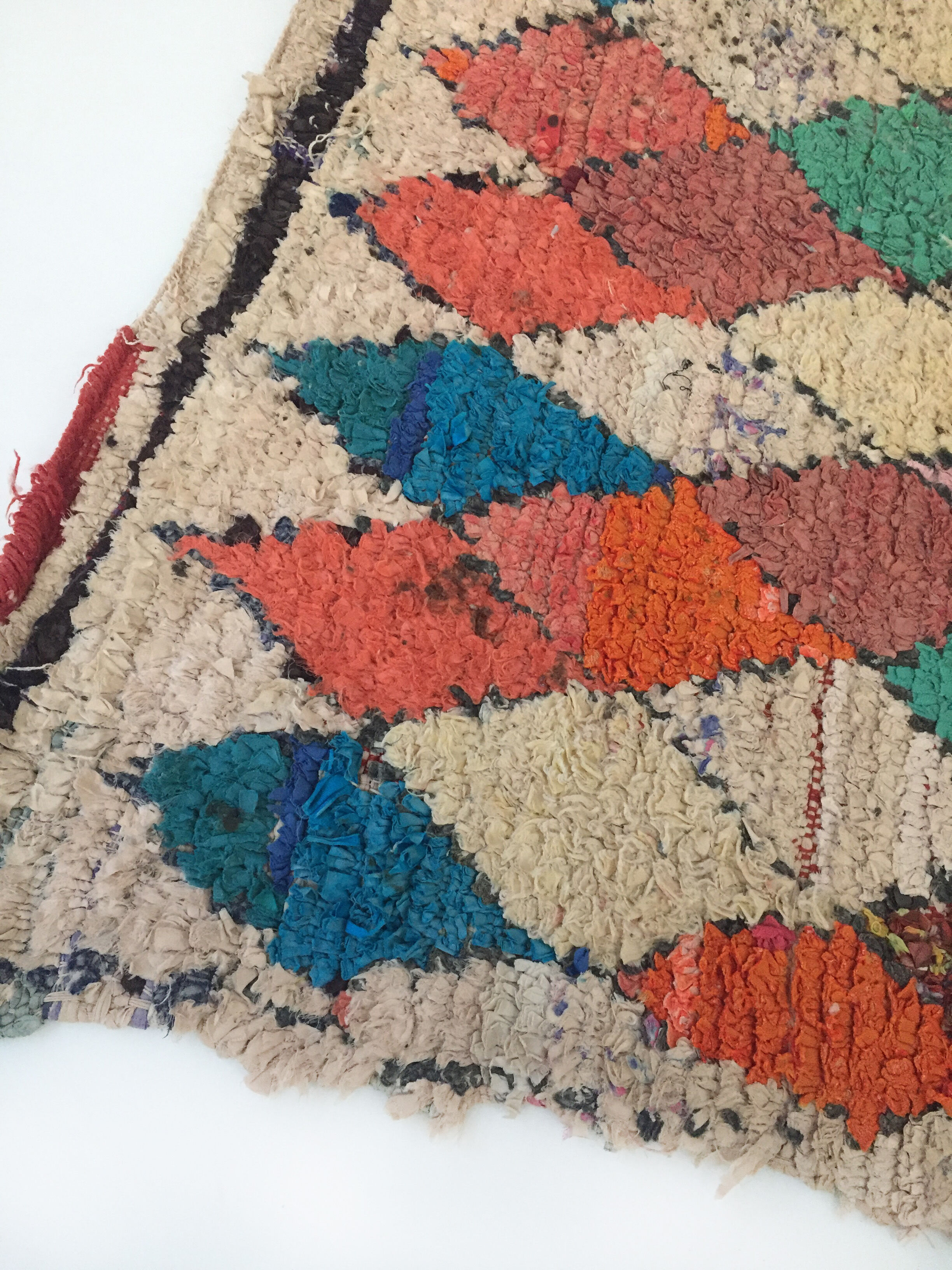 Moroccan berber carpet boucherouite 155x123cm