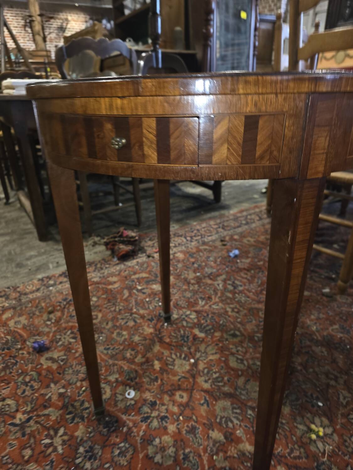 Bouillotte table in marquetry, signed Pagny Fils, Paris, early 20th century