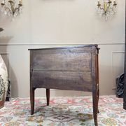 Commode sauteuse en merisier d’époque transition xviii eme siècle