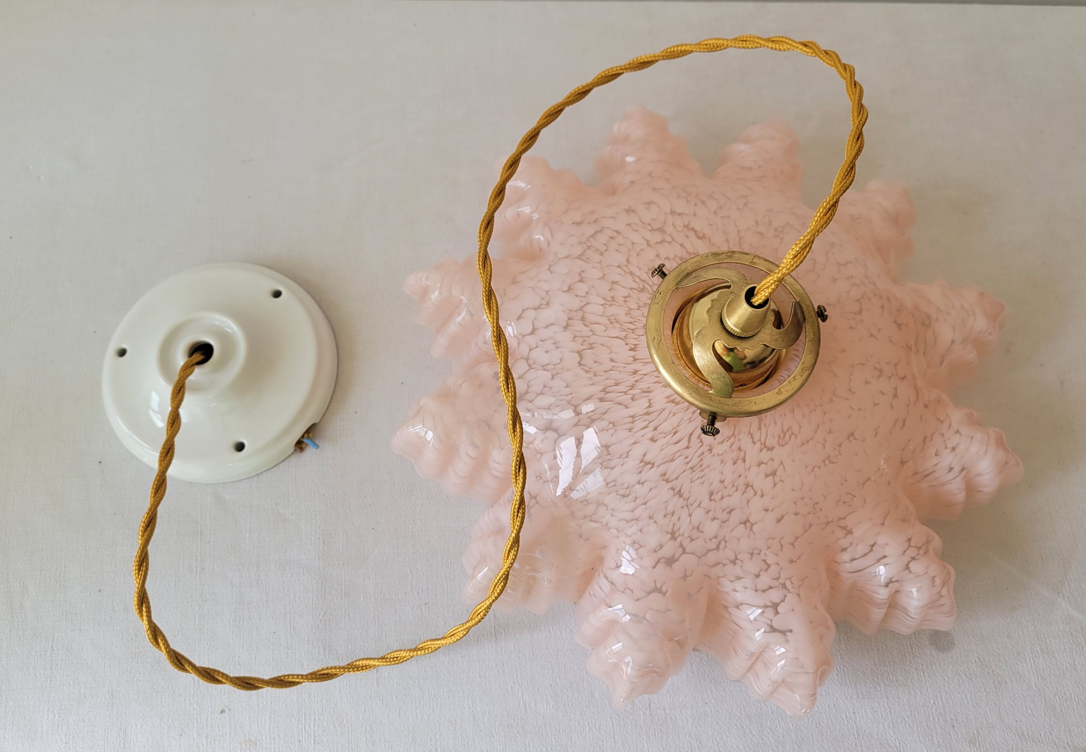 Suspension en verre de Clichy rose