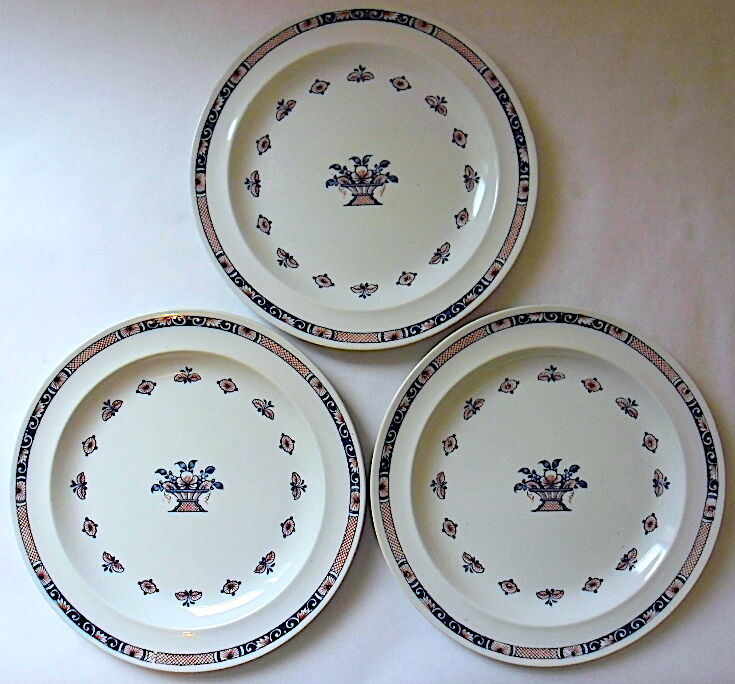 12 earthenware plates in the manufacture of Wedgwood