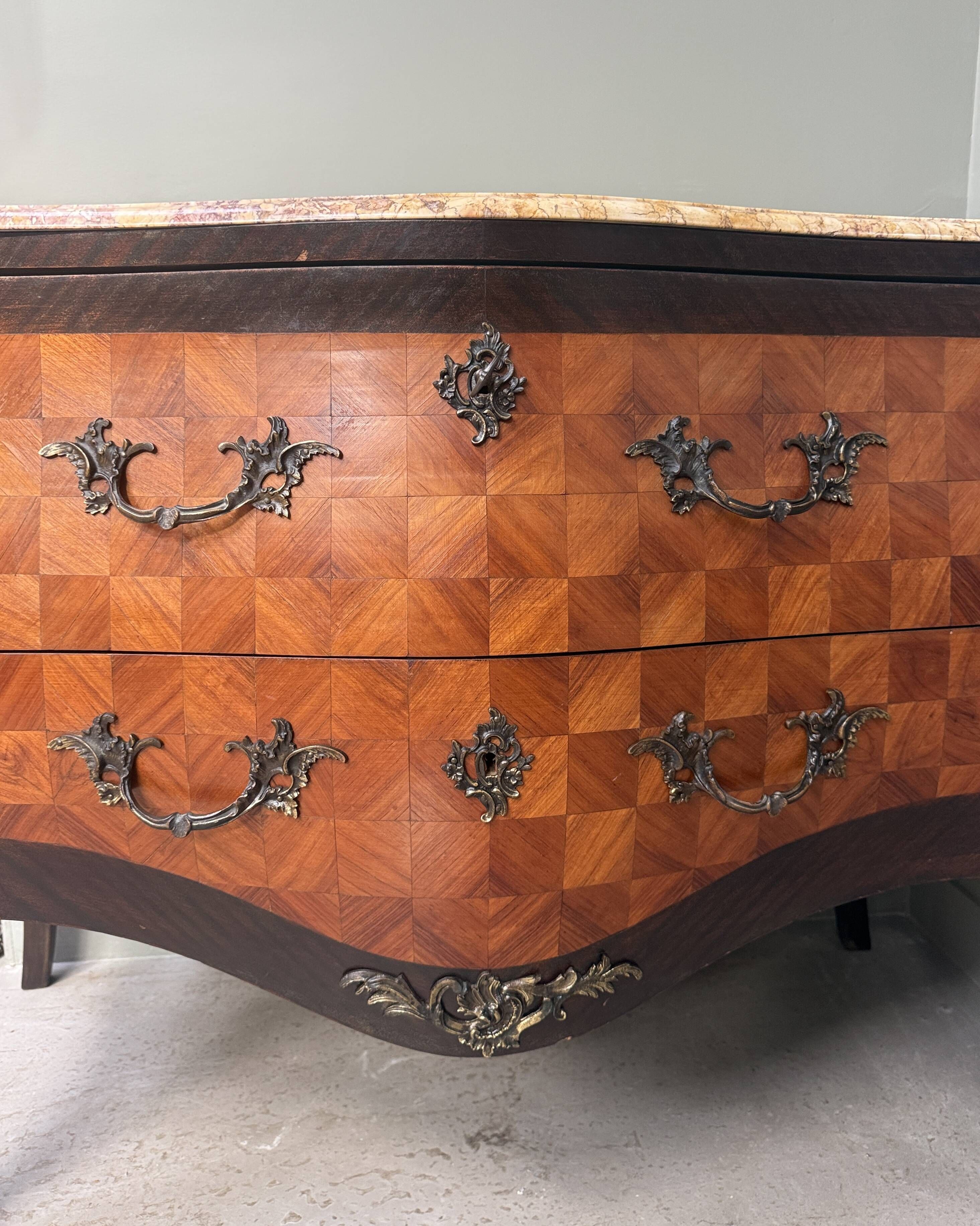 Louis XV jump commode