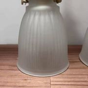 Paire d’appliques murales en verre strié