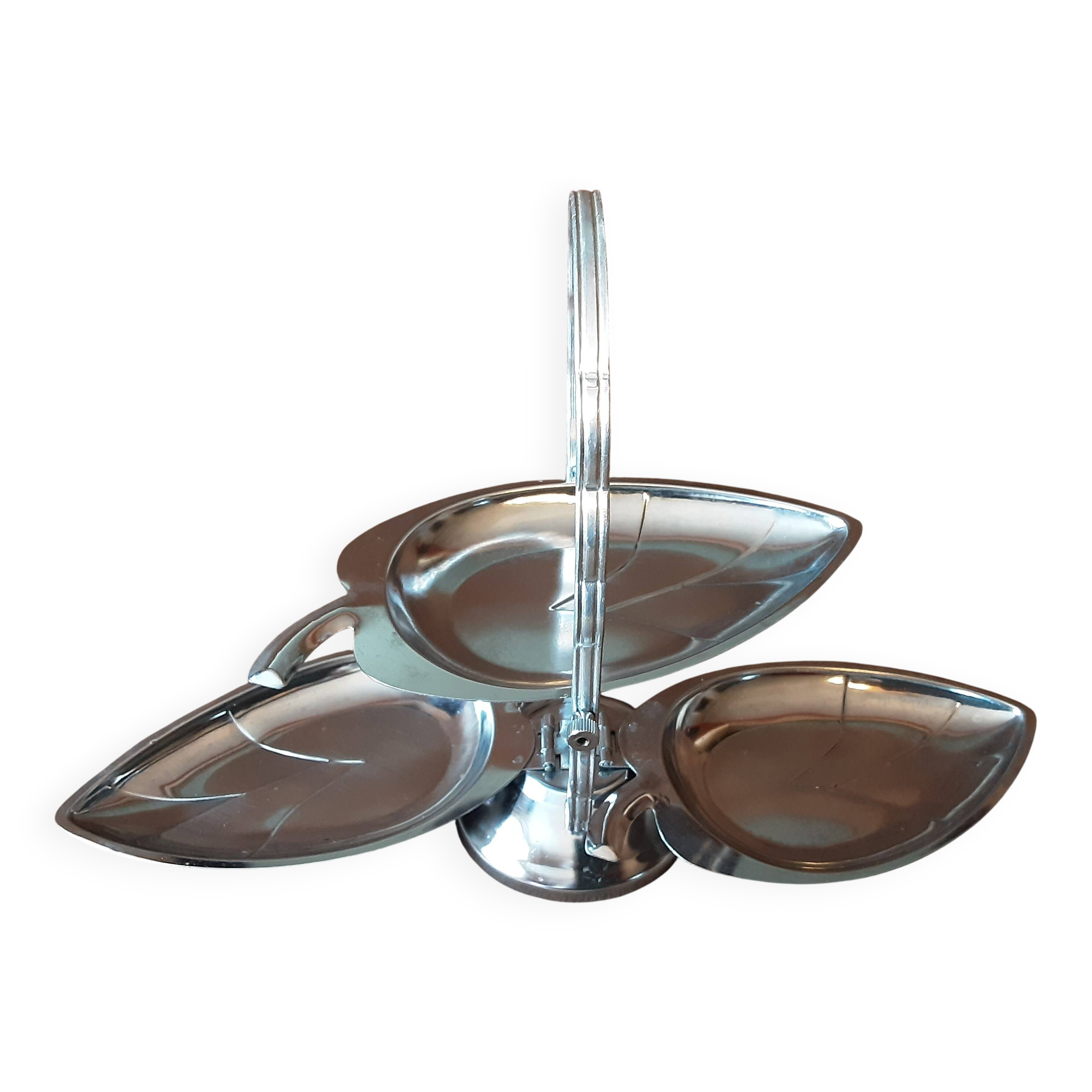 Original metal servant