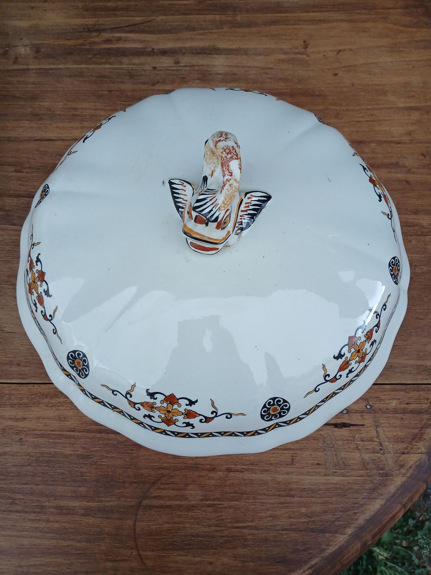 Grande soupière ancienne Gien 