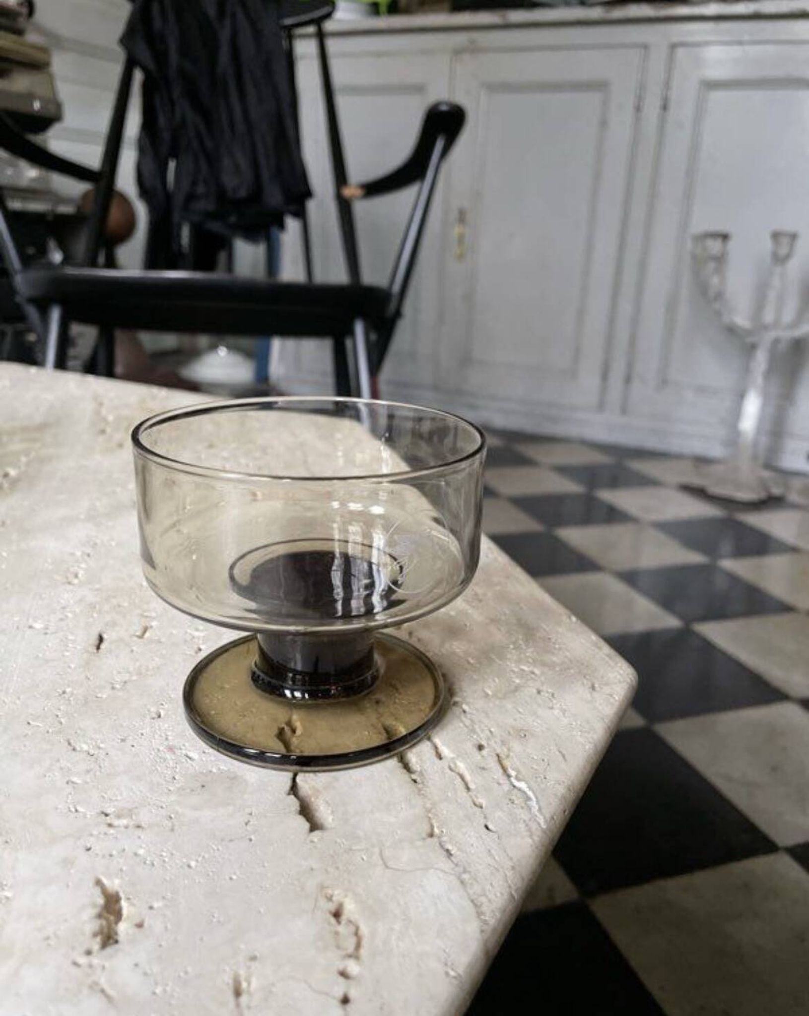 7 stemmed glasses, smoked glass, Mobil
