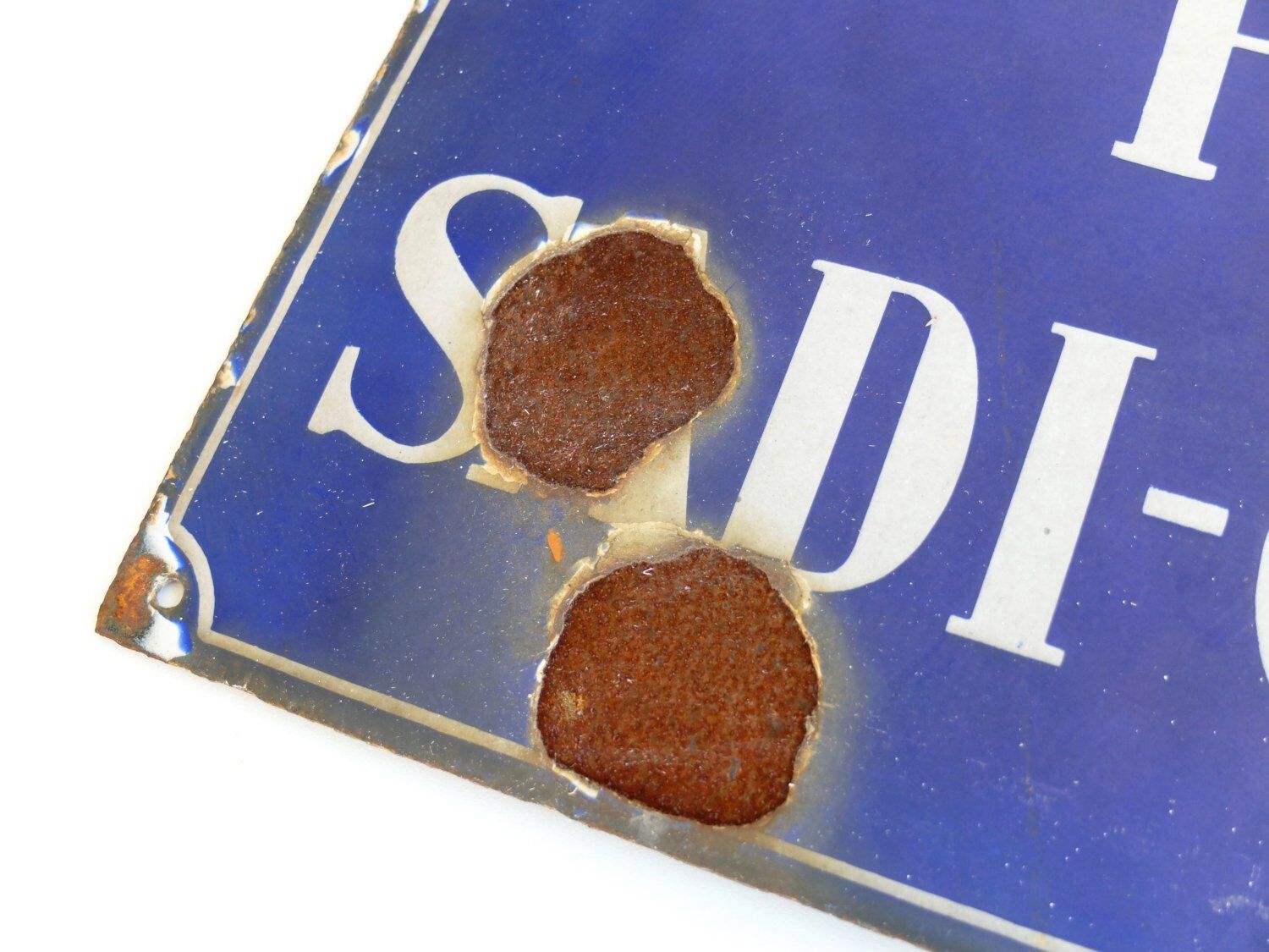 Convex enamelled plate "rue sadi carnot", 30 years