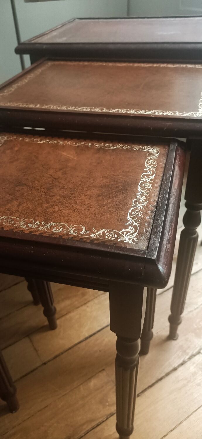 Wood and leather nesting table