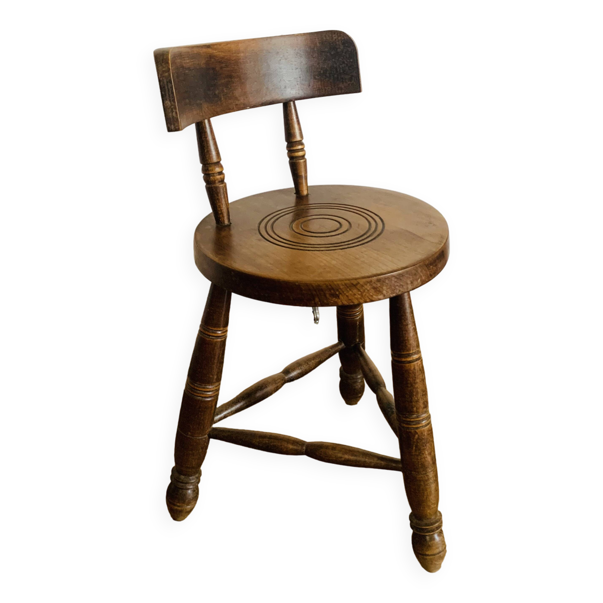 Tripod stool with backrest