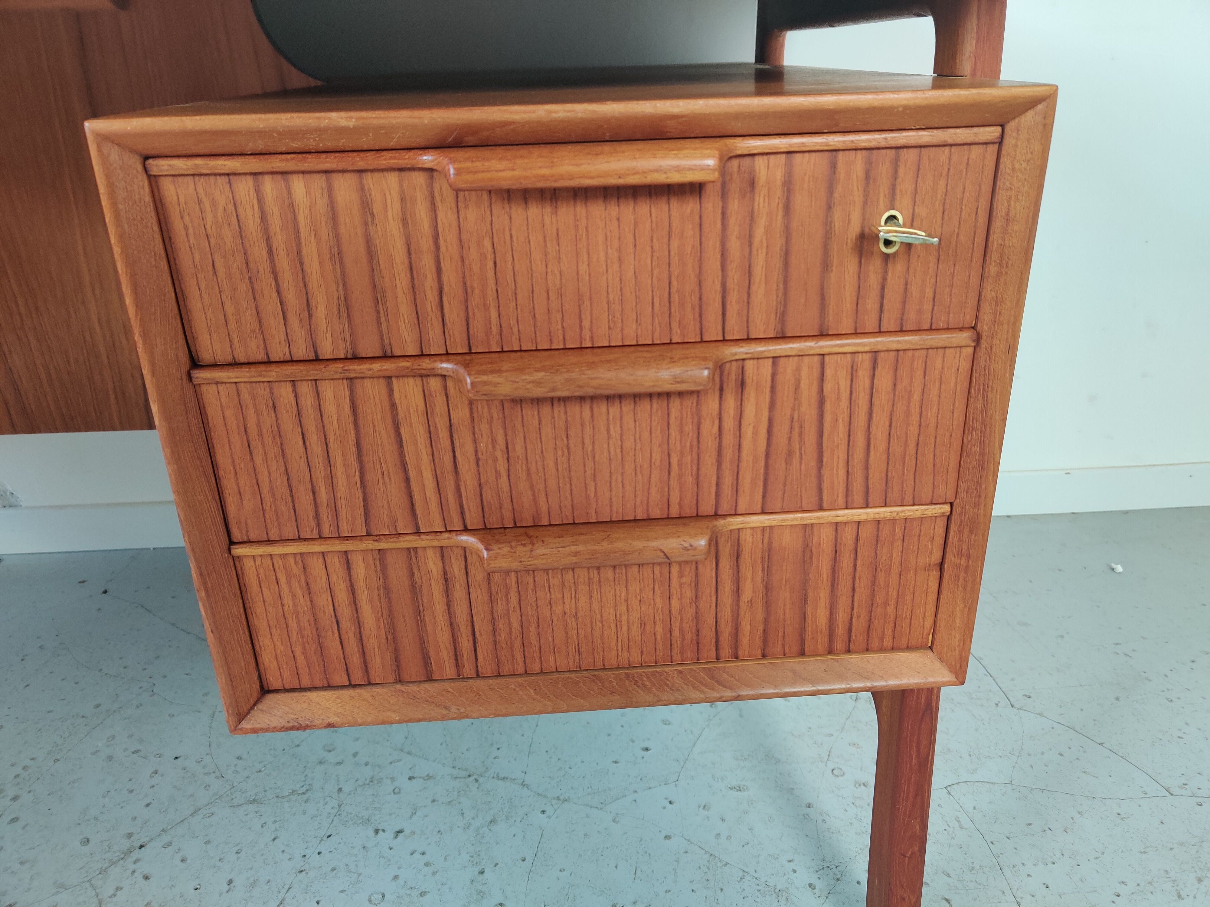Teak desk by Gunni Omann "model 75" for Omann Jun, Dänemark 1960s