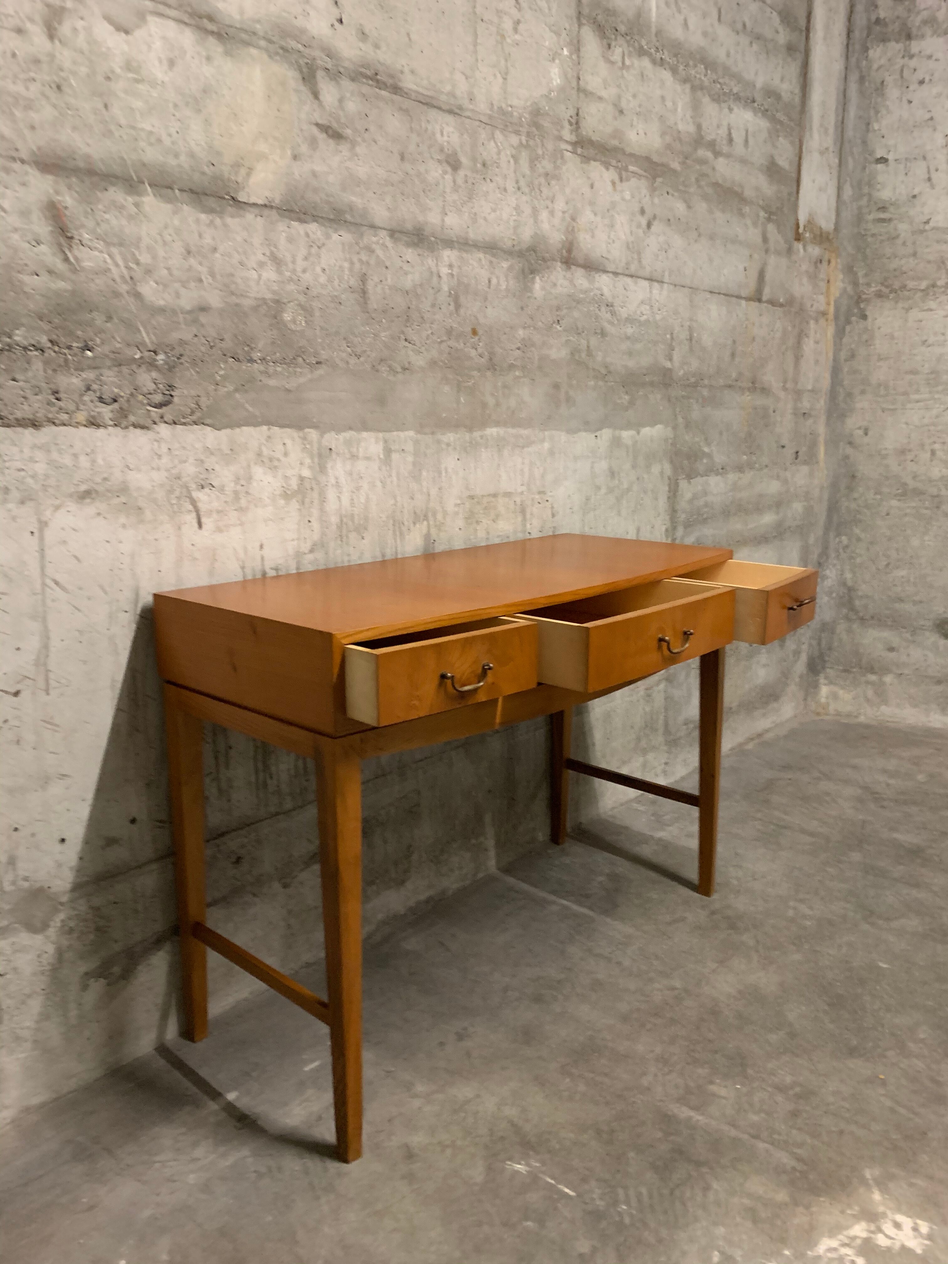 Midcentury console hallway furniture by Ole Wanscher 1940s