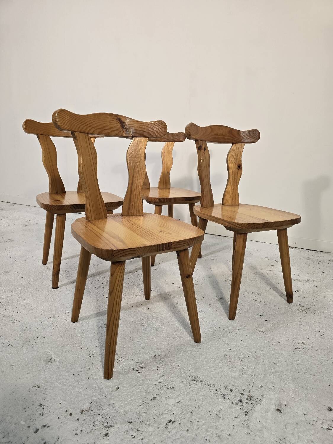 Set of 4 pine chairs