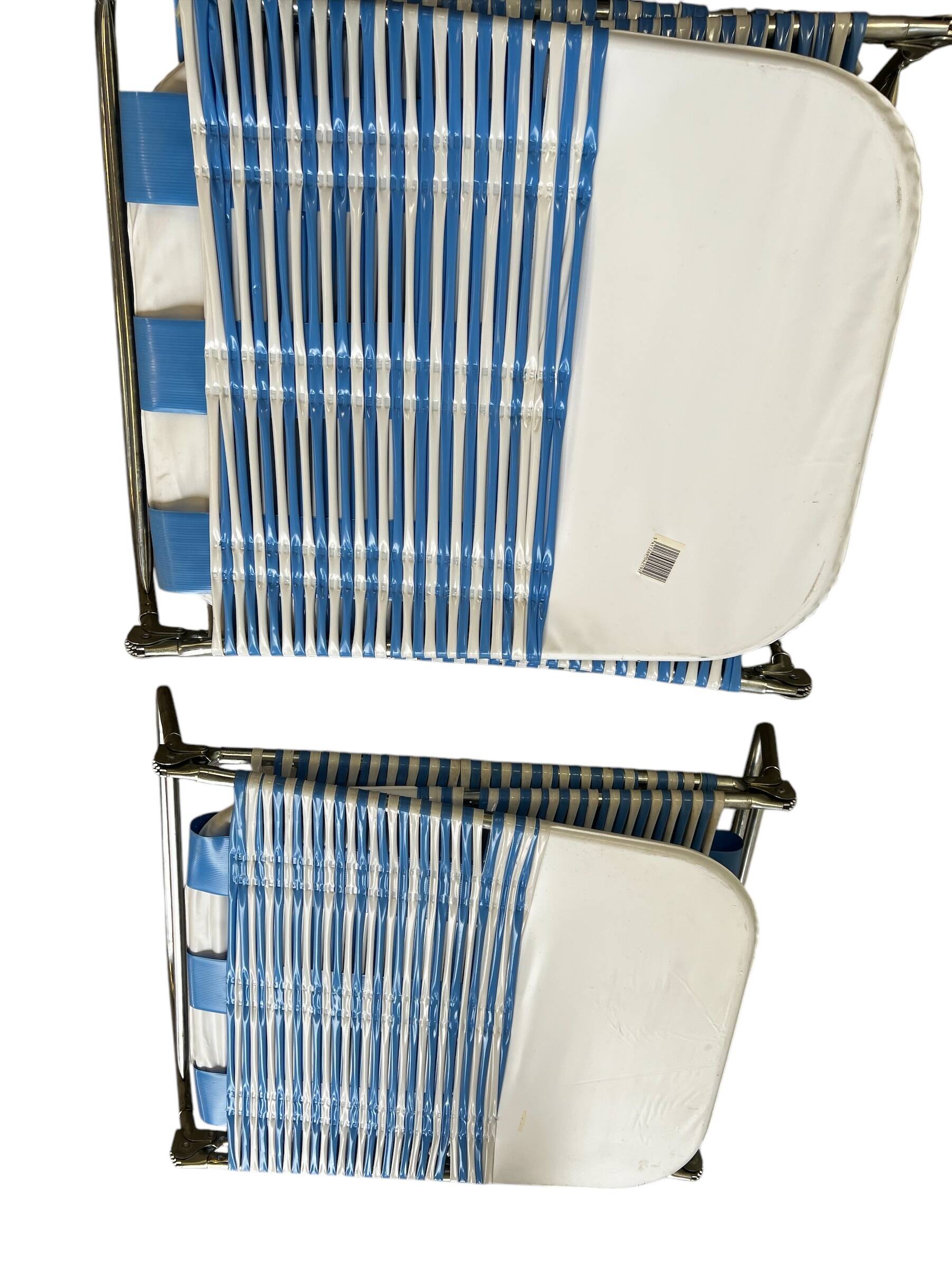 Set of 2 vintage folding lounge chairs