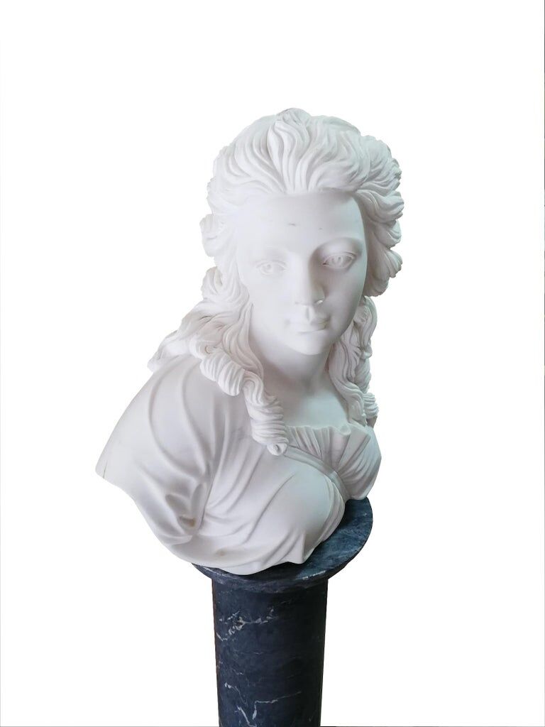Marble bust of a woman, 20th century