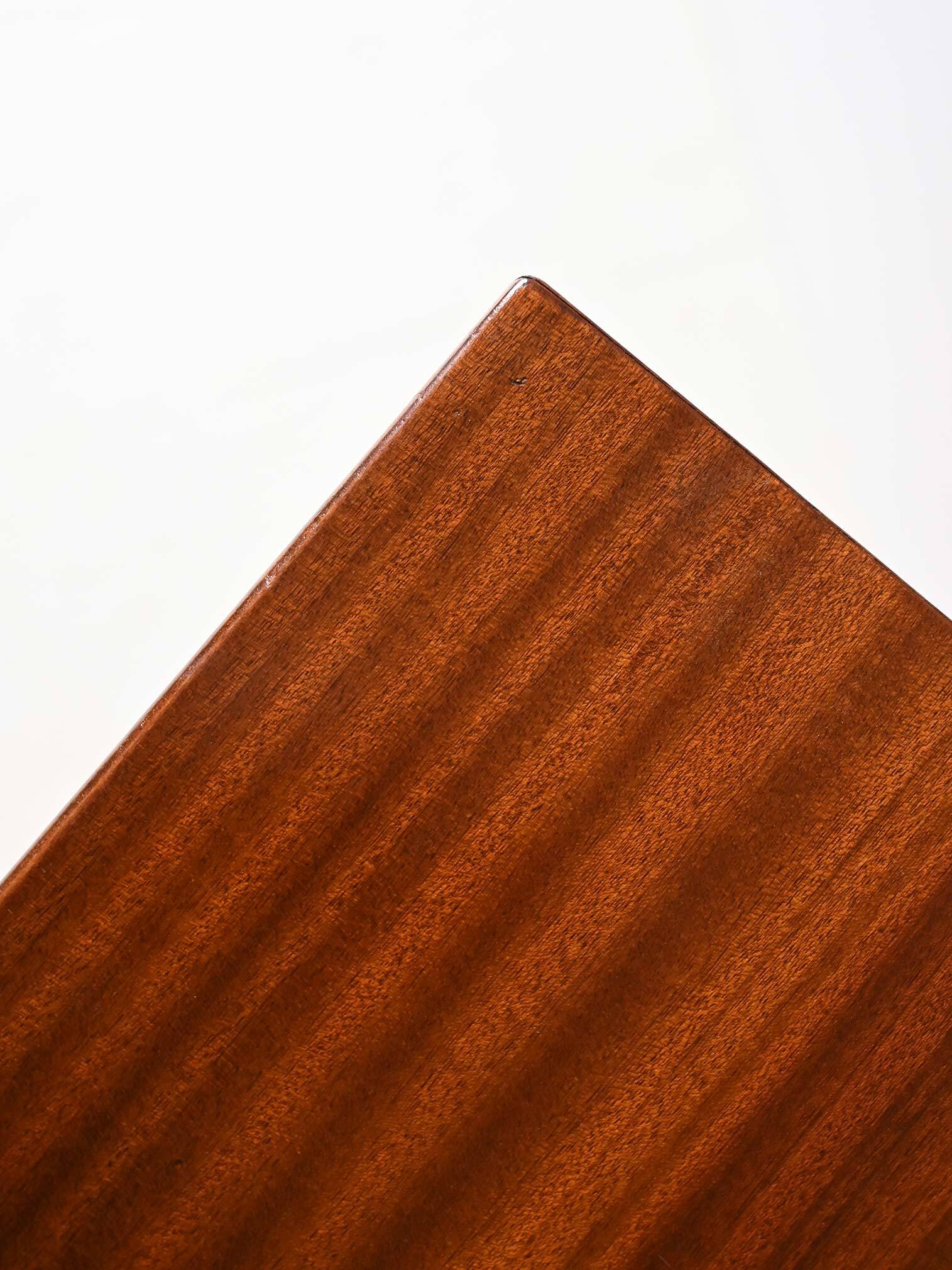 Storage cabinet with hinged doors