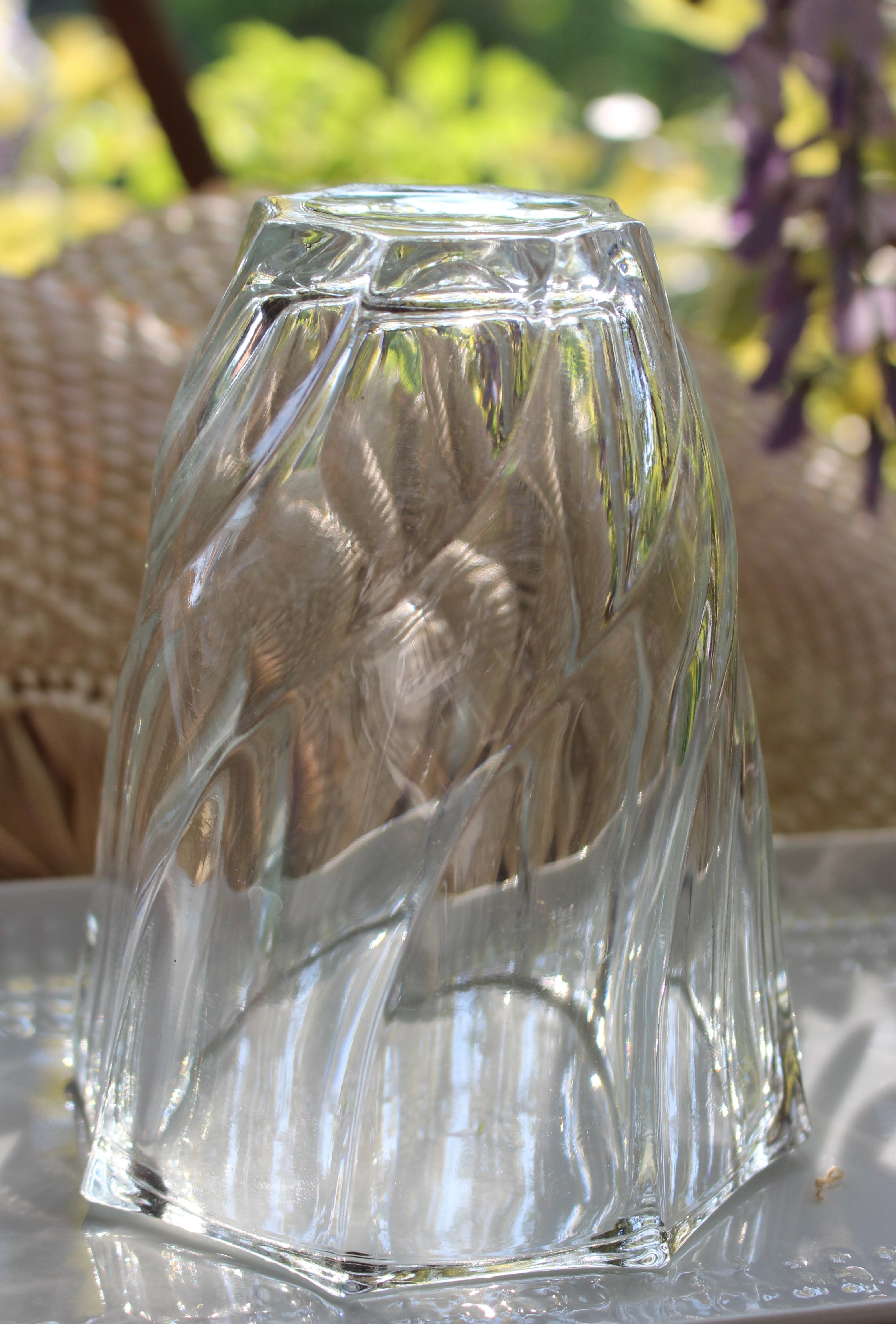 "Spiral" glass vase