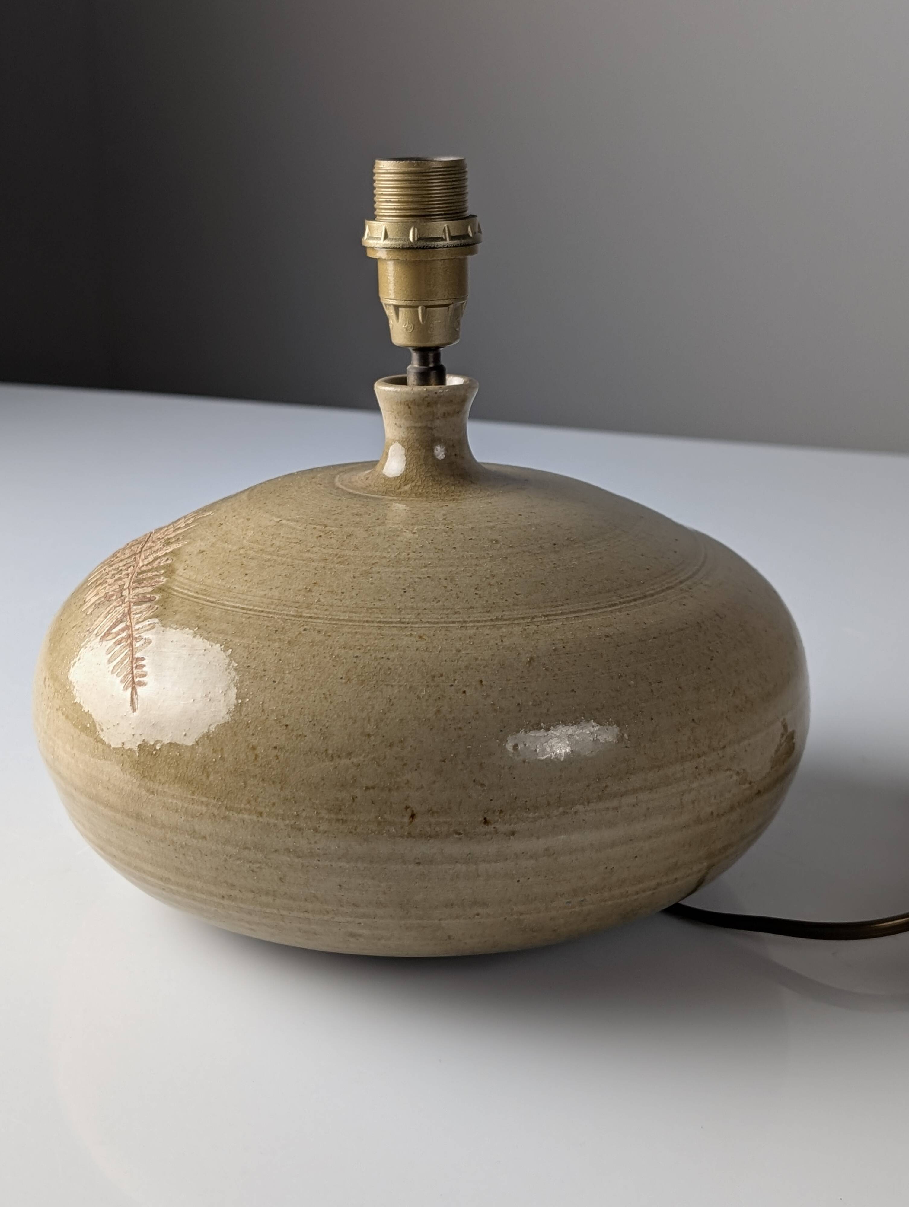 Ceramic table lamp in the style of Roger Capron with fern leaf Herbier motif, 1960s