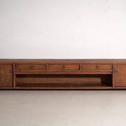 Meuble bas ancien laqué en bois d’orme – Chine, vers 1900