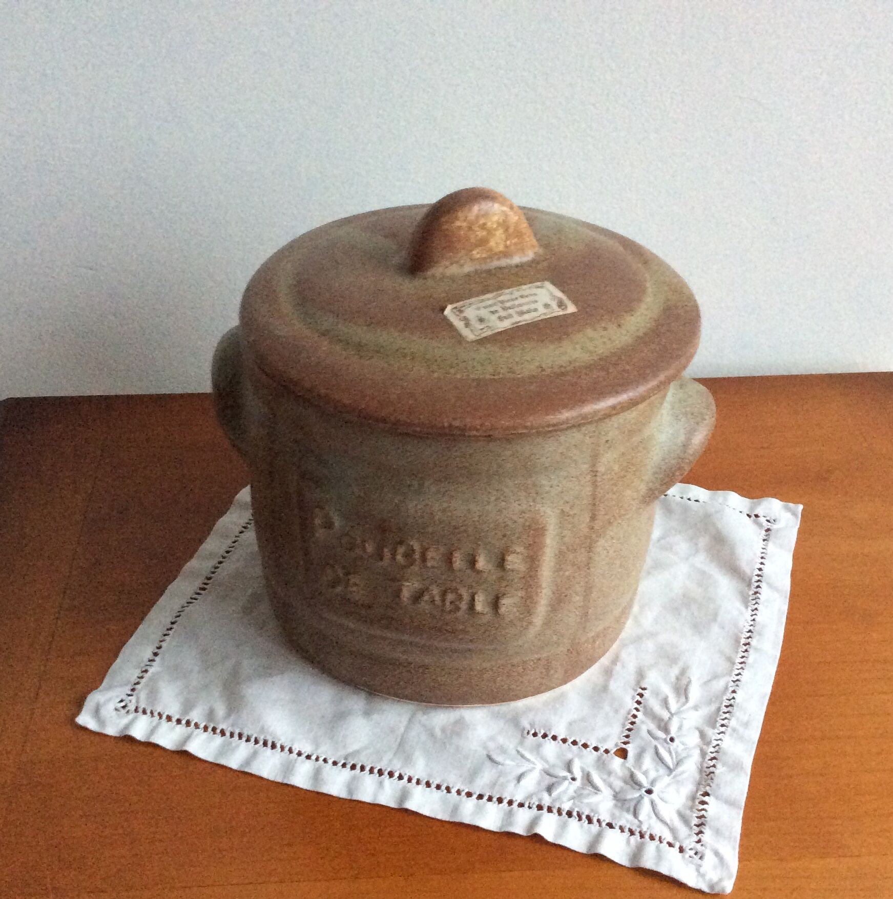 Pot with lid e-mail old sandstone of Vallauris - handmade
