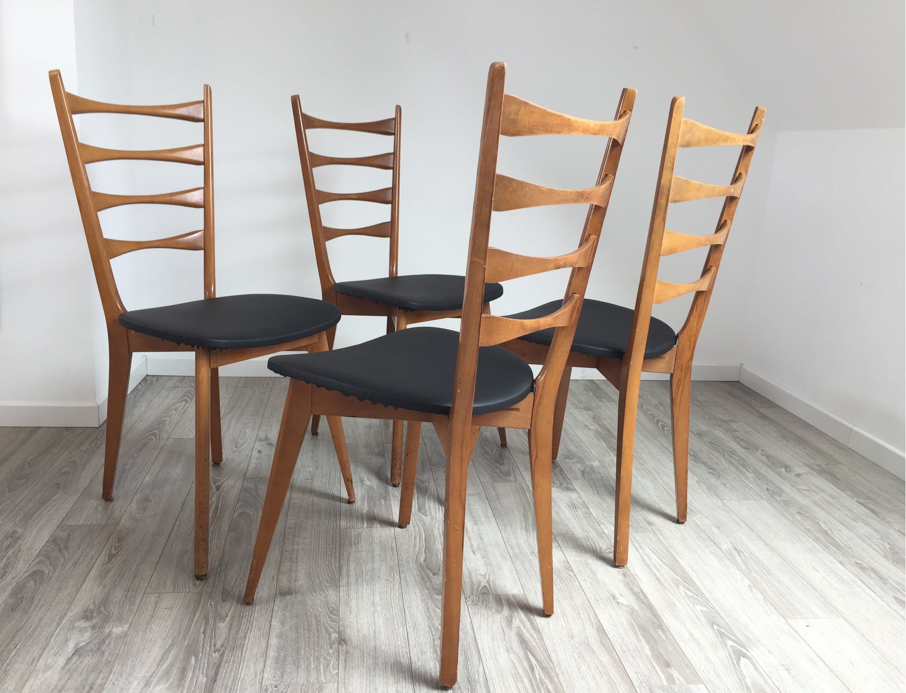 Set of 4 scandinavian chairs