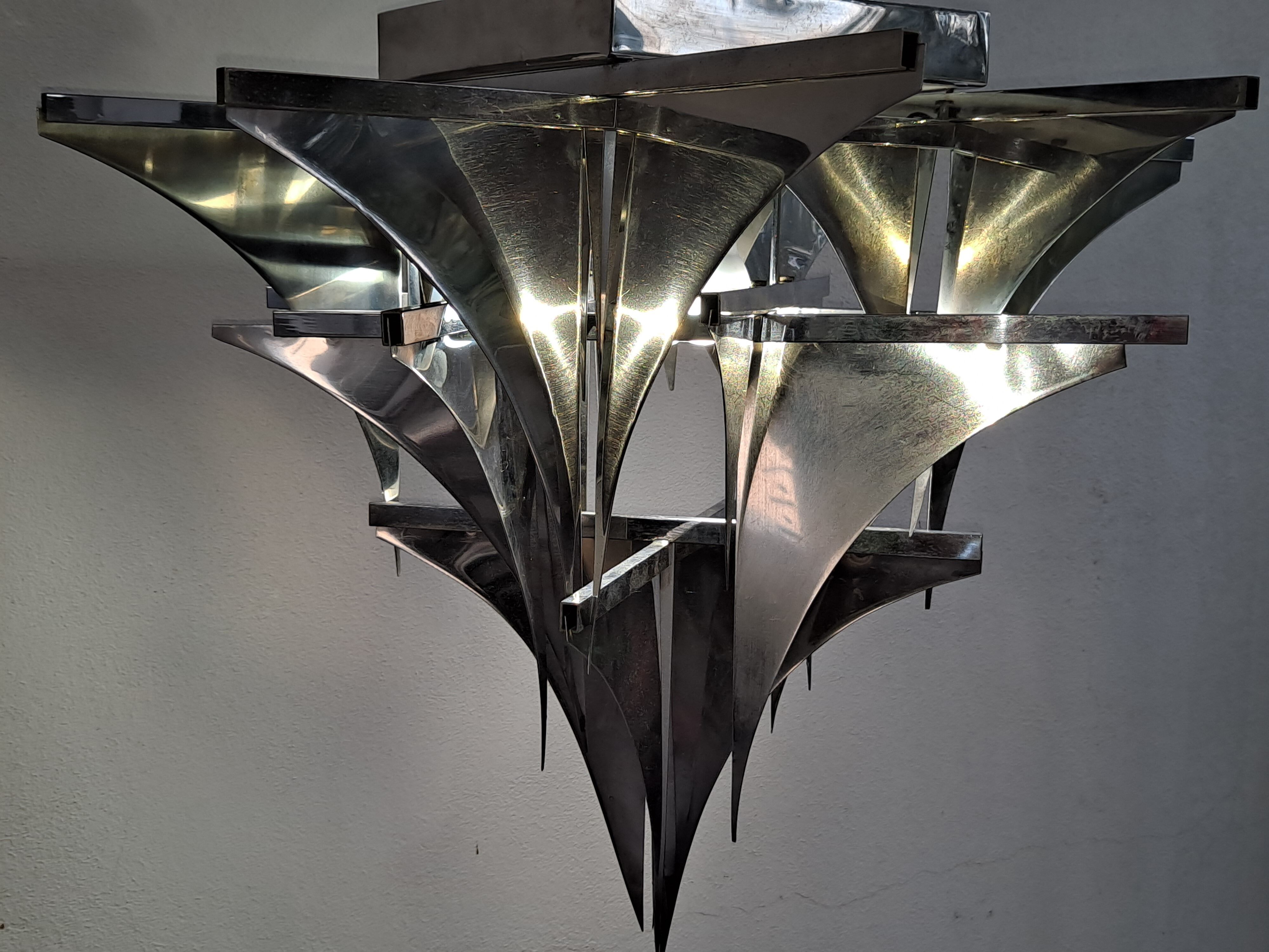 Vintage Italia n Steel Light Art Design