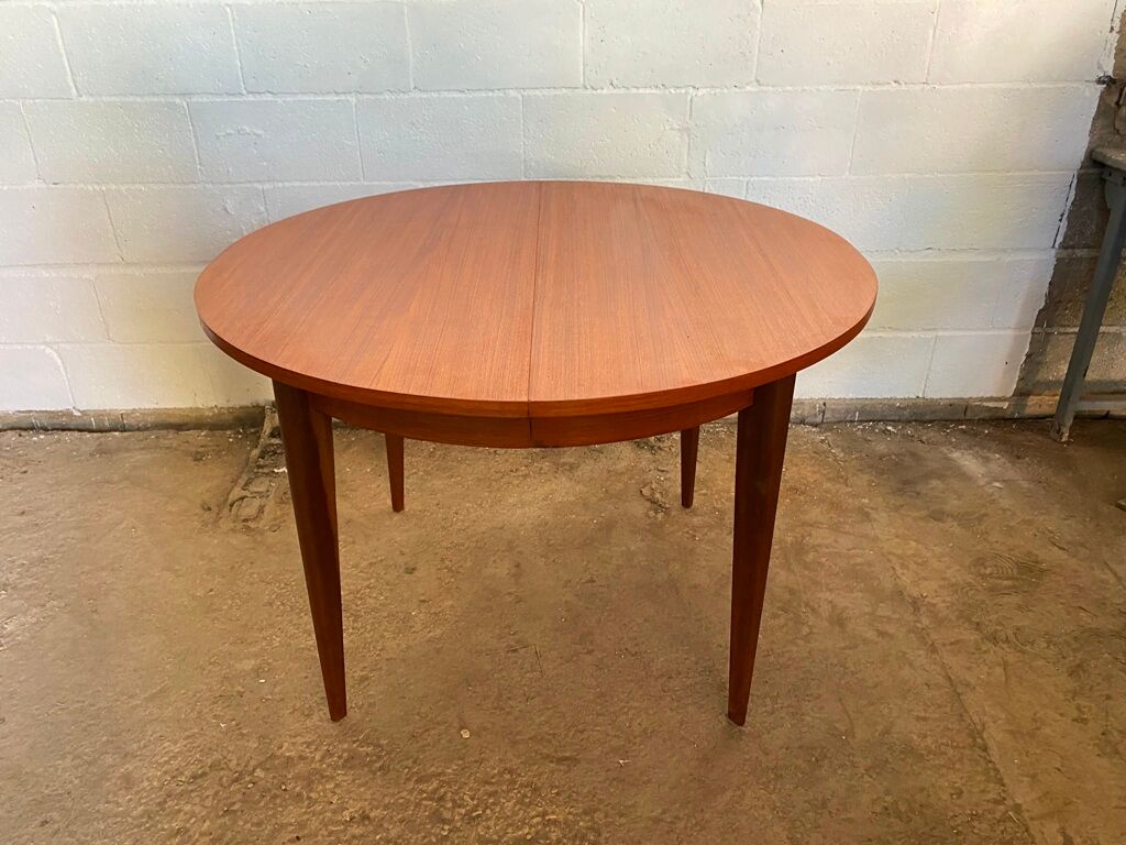 Scandinavian extendable round table in teak dia 110cm an60