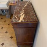 Chest of drawers