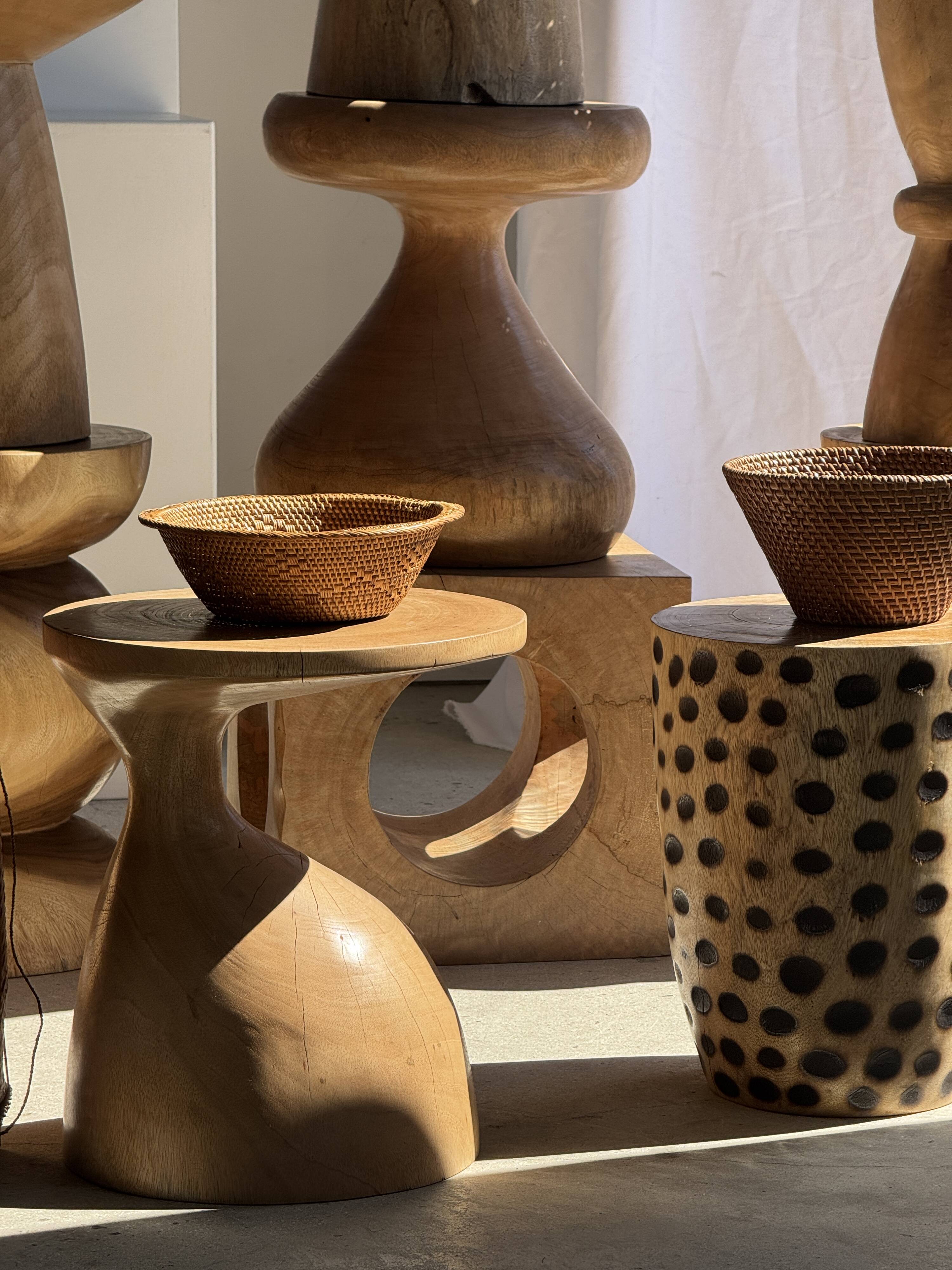 Coffee table, or openwork cubic stool in natural monoxyle mango wood H40.
