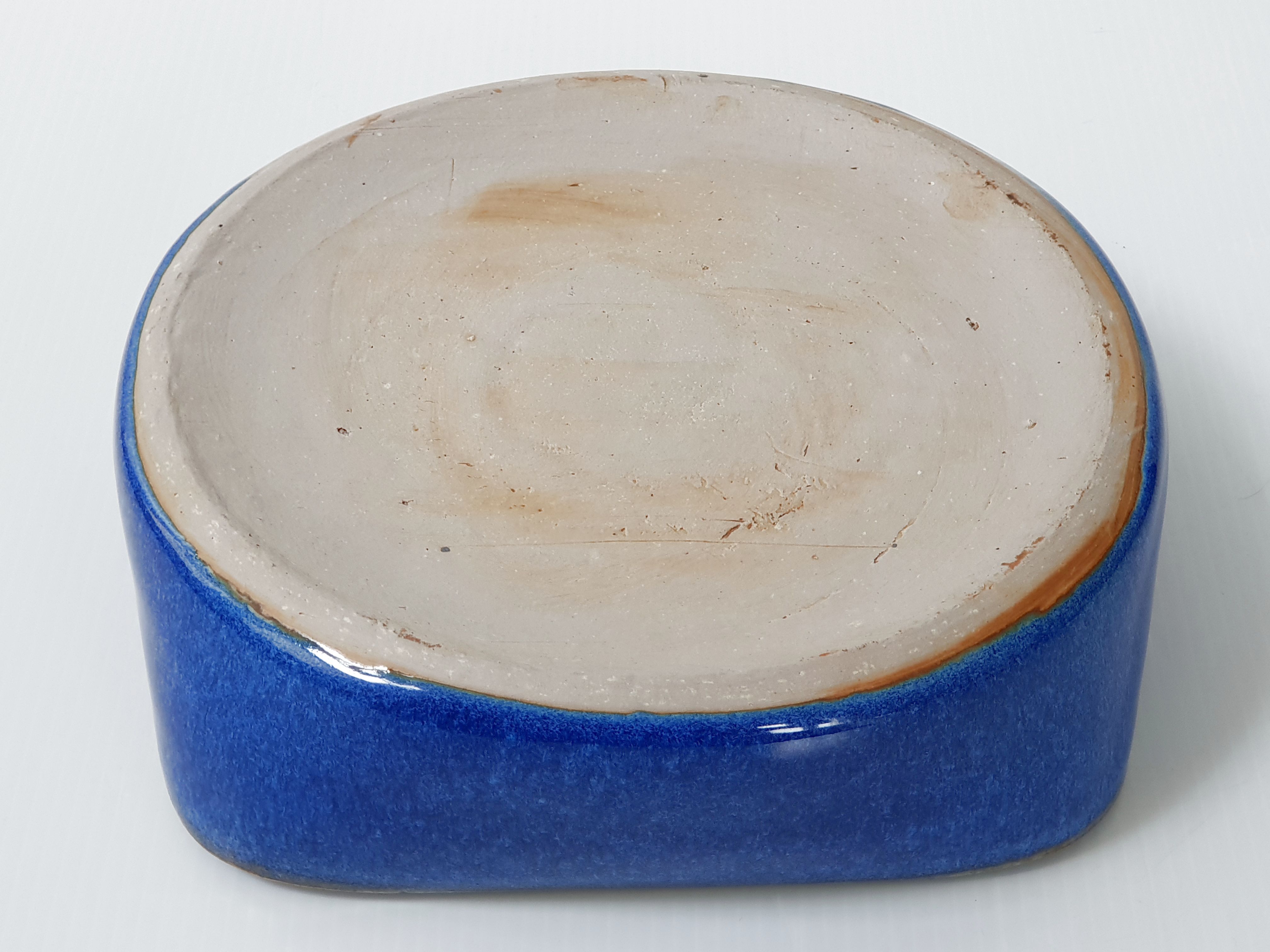 Vintage sandstone pocket empty